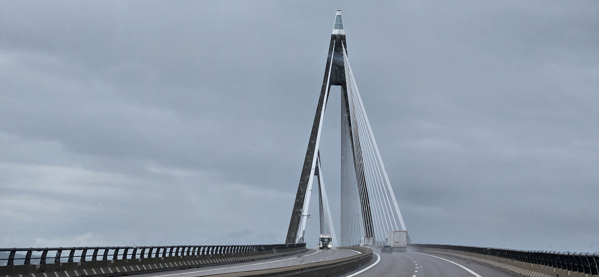 Wenn wir diese Brücke sehen, kommt Norwegen näher