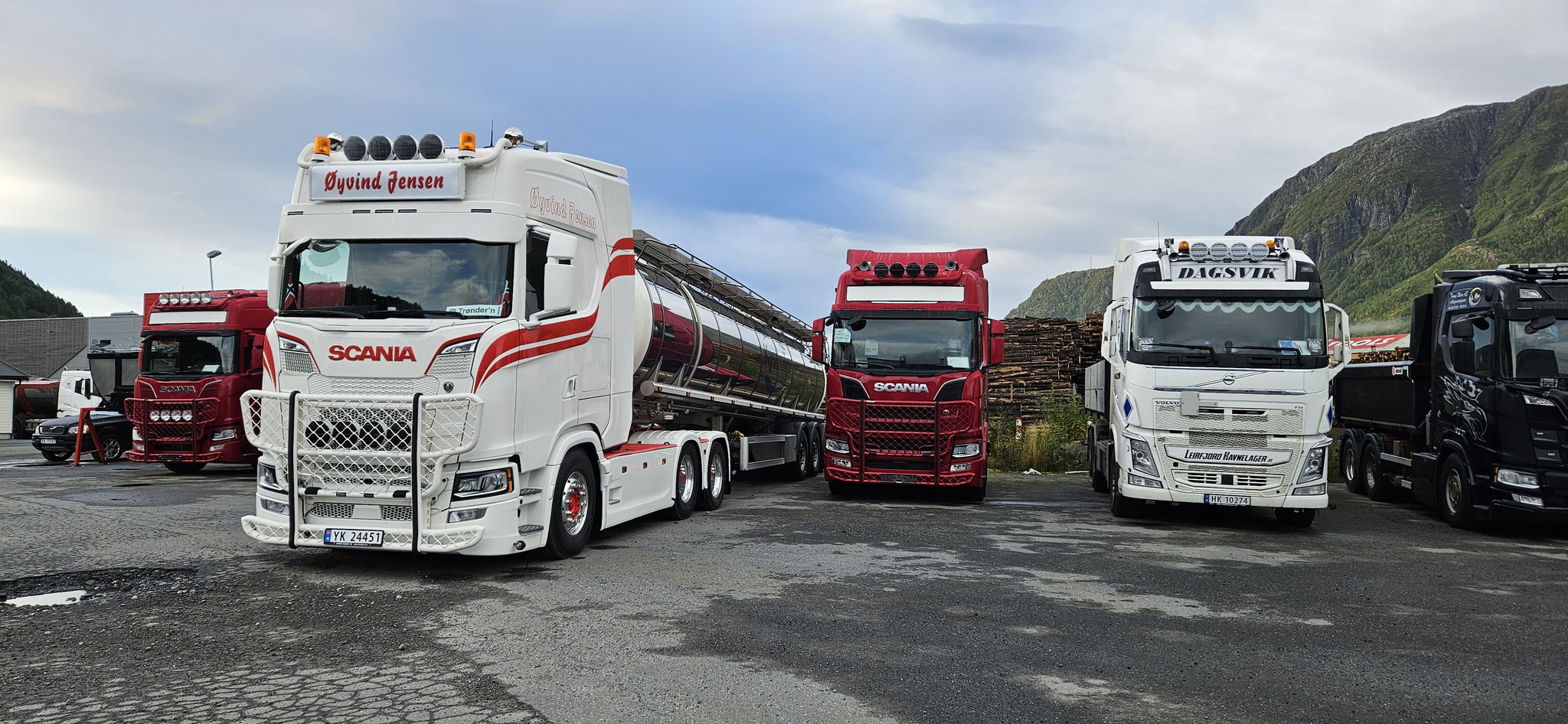 Während Daniel Diesel besorgt...