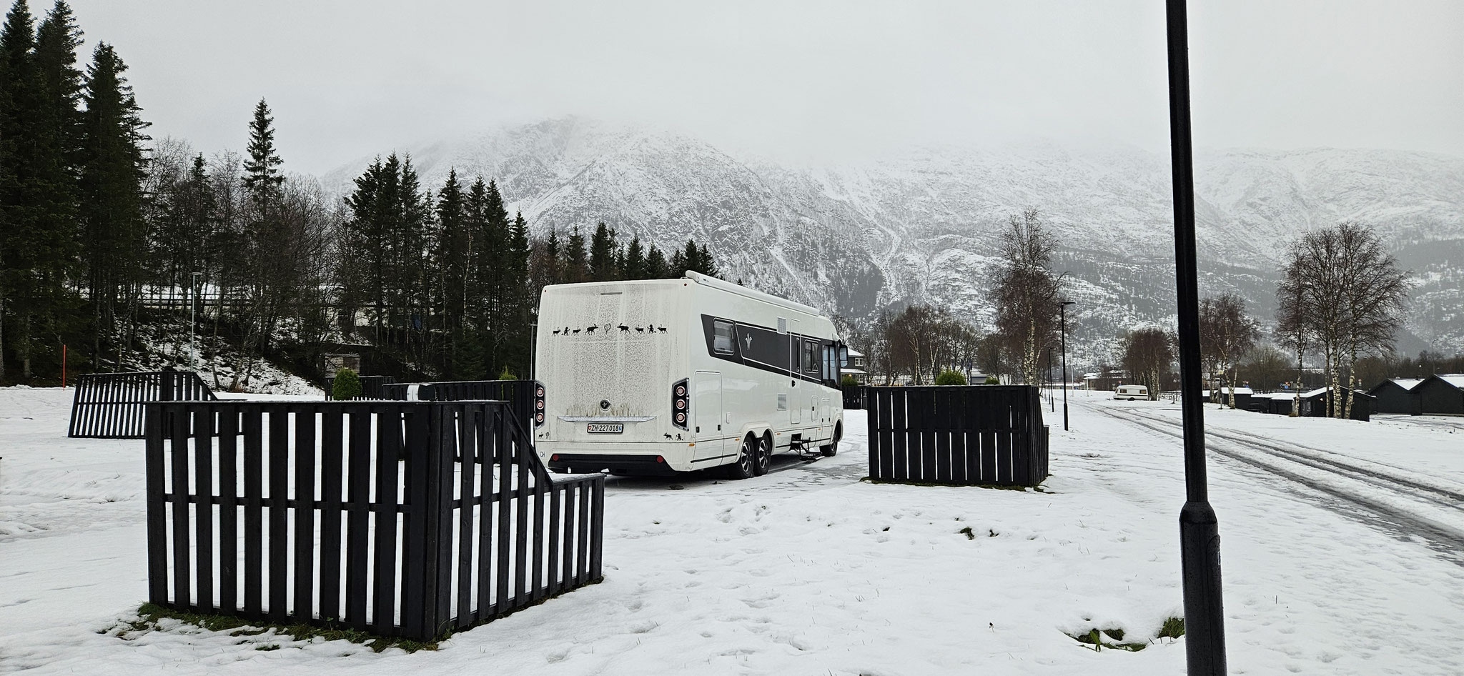 Noch liegt Schnee aber der Regen wäscht alles weg