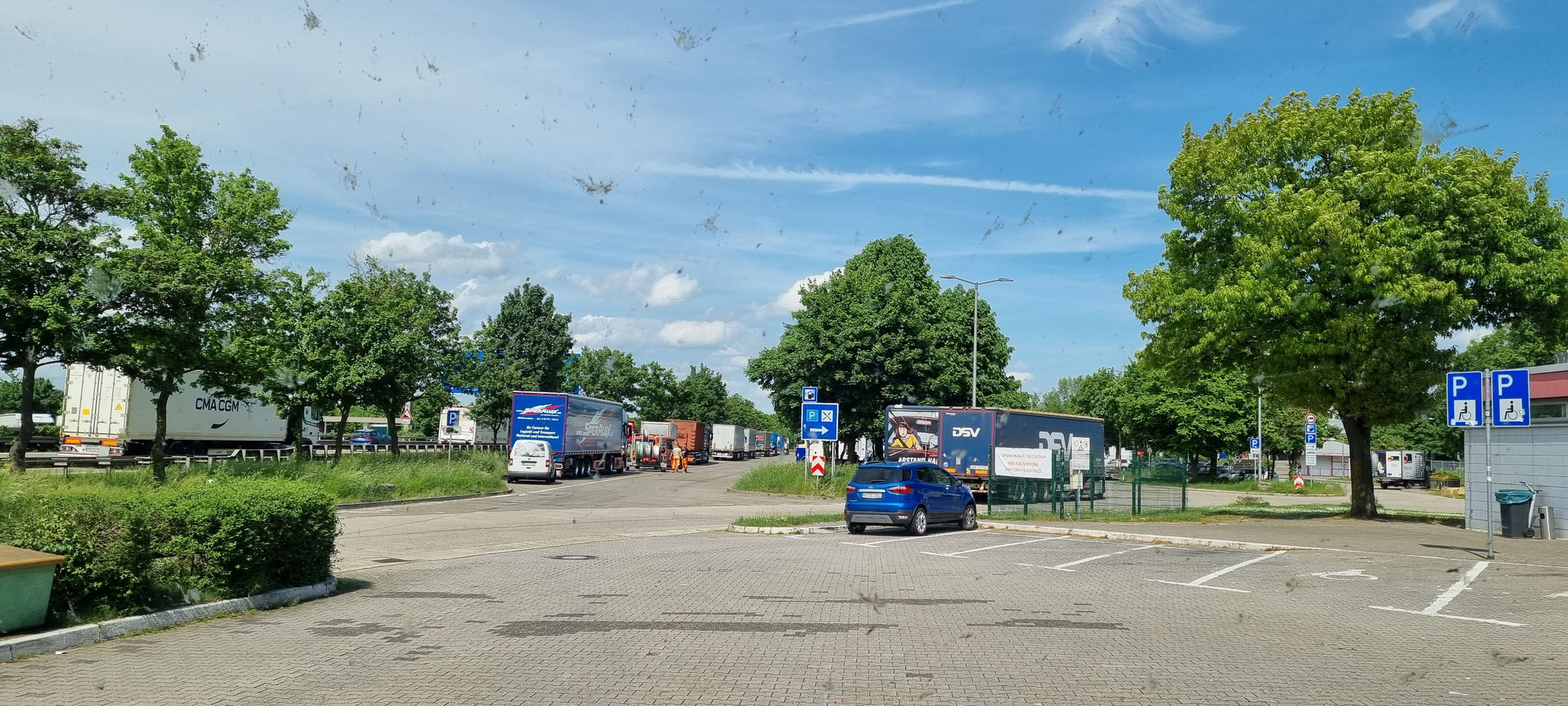 Wie schmutzig ist die Windschutzscheibe nur 