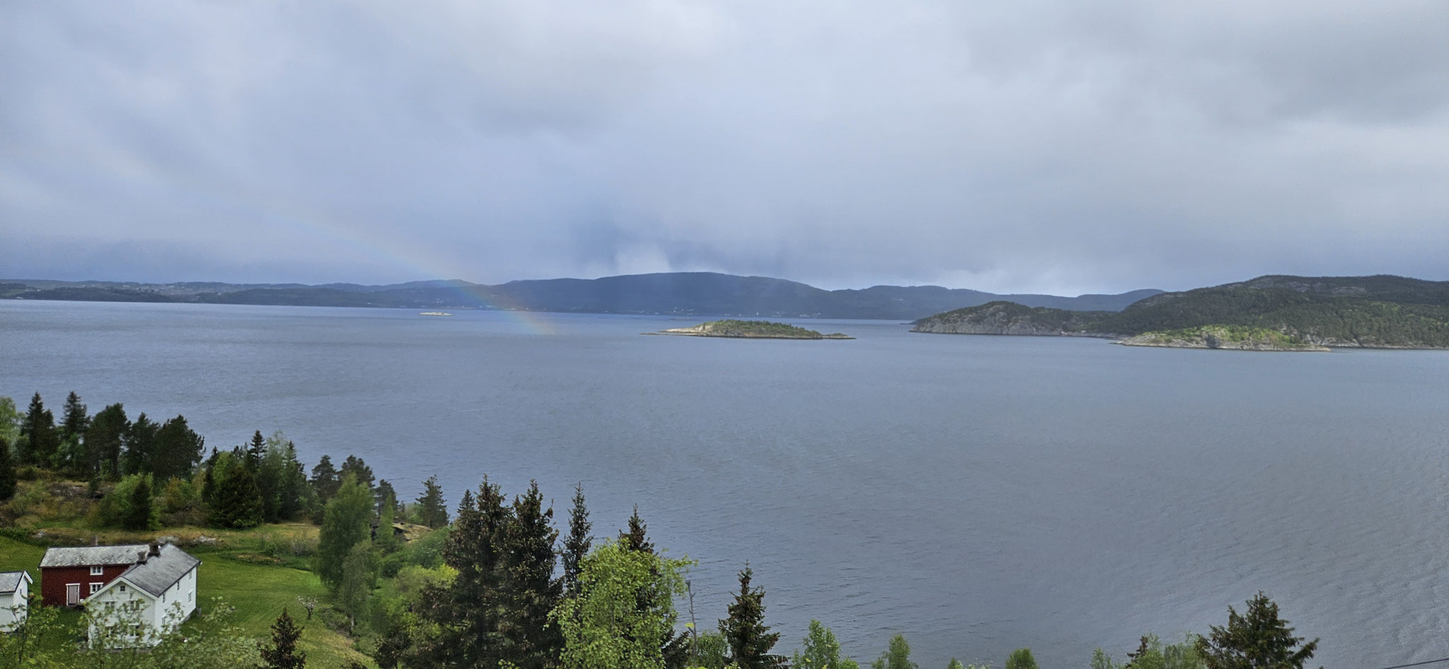 Vor Trondheim kommen dunkle Wolken auf