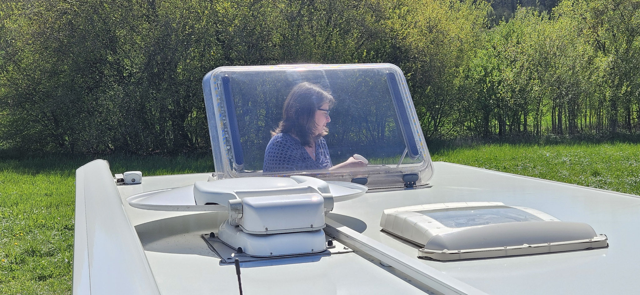 Daniela kümmert sich derweilen um die Panorama-Fenster