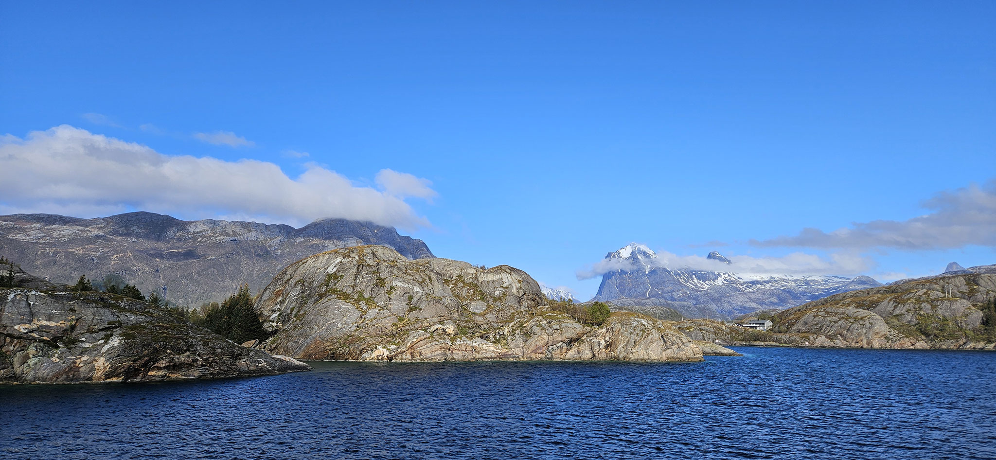 ...wunderschön das Panorama von der Fähre 