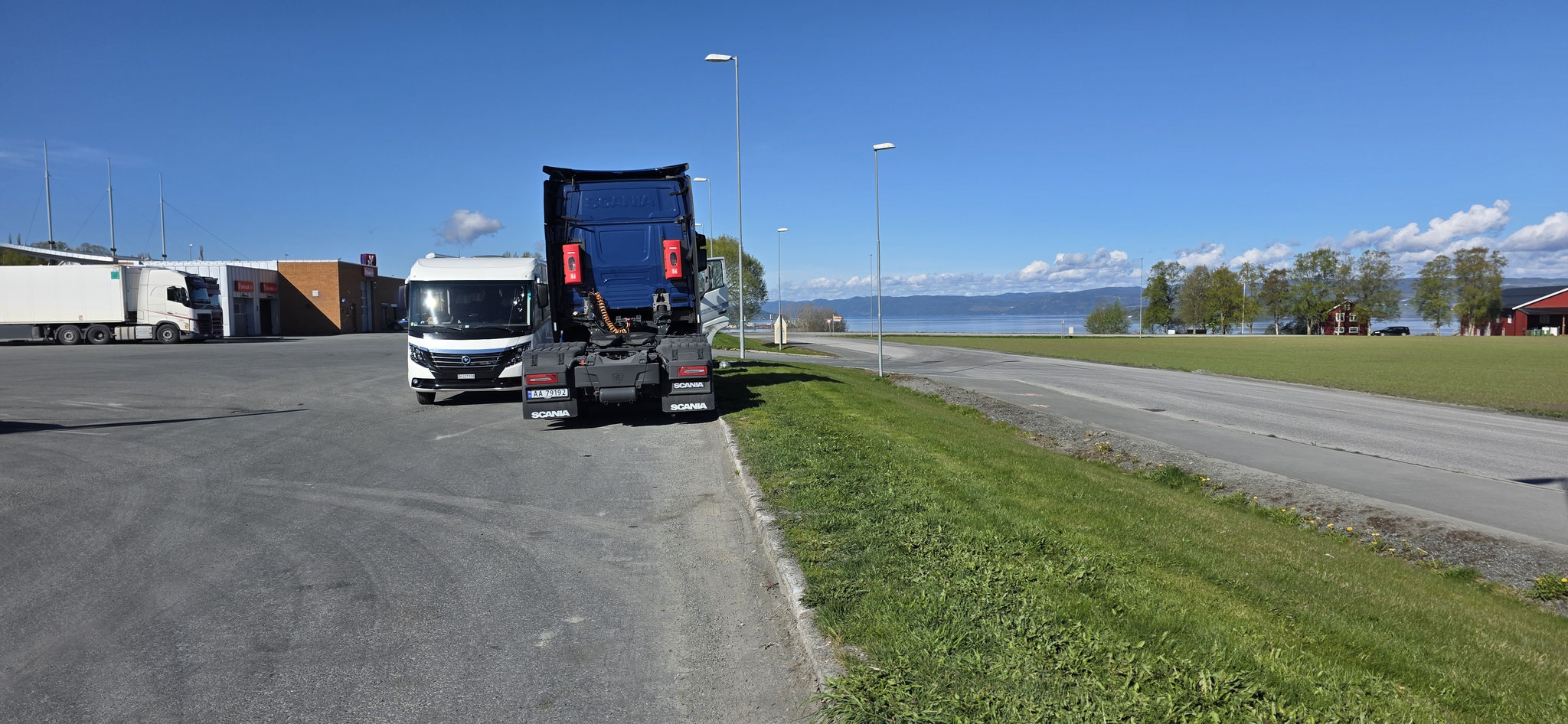 Unglücklich parkierte Trucks...