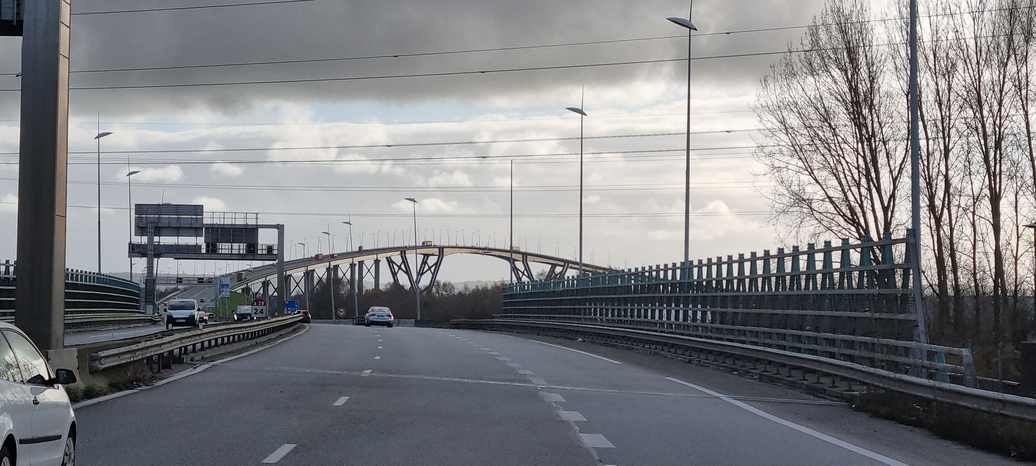 Da ist die Brücke...