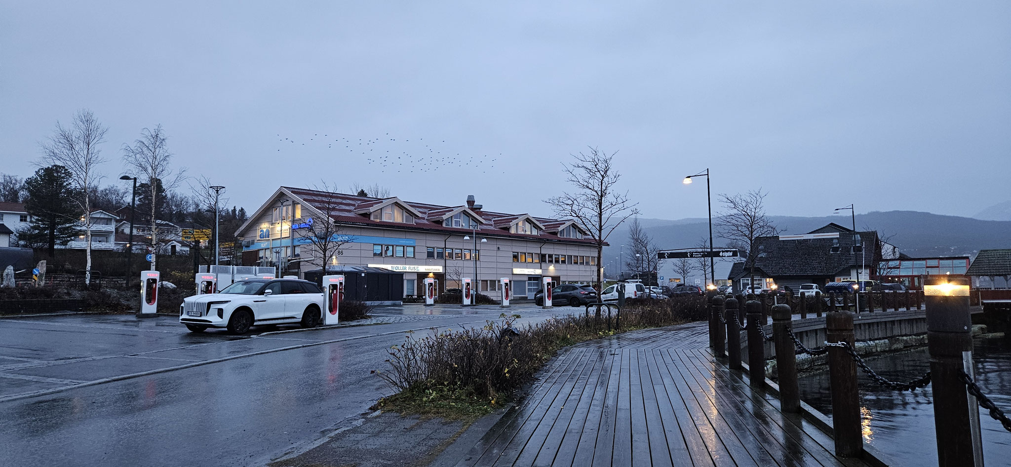 Diese hässlichen Autos haben wir doch schon einmal hier gesehen