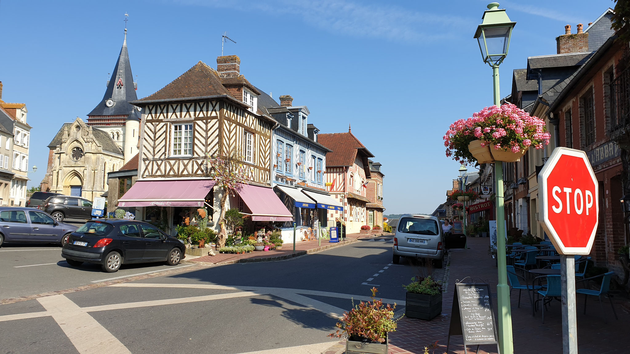 ...und geniessen die hübschen Dörfer der Normandie