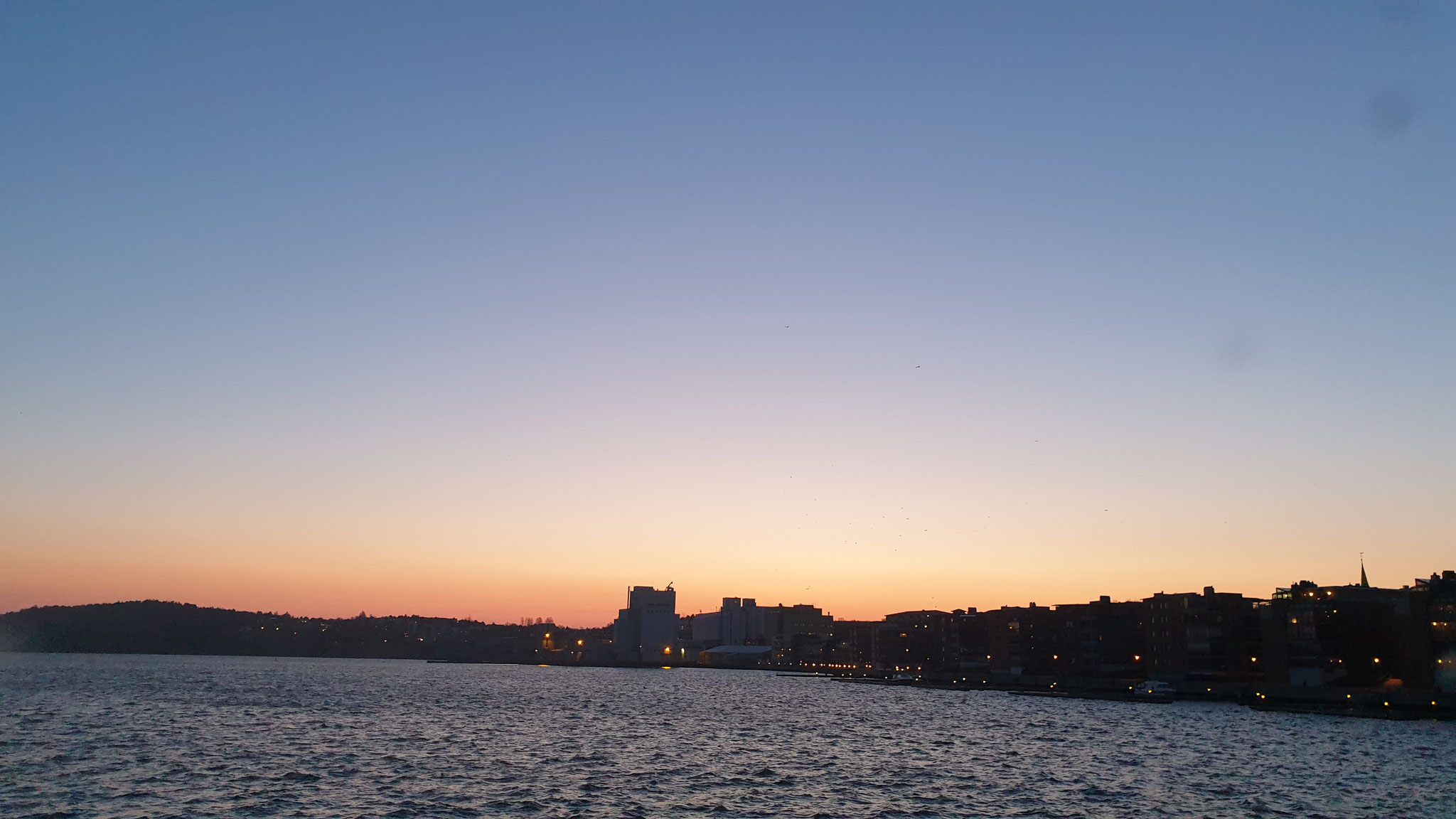 ...schöne Aussicht, wenn auch nicht ganz so ruhig hier