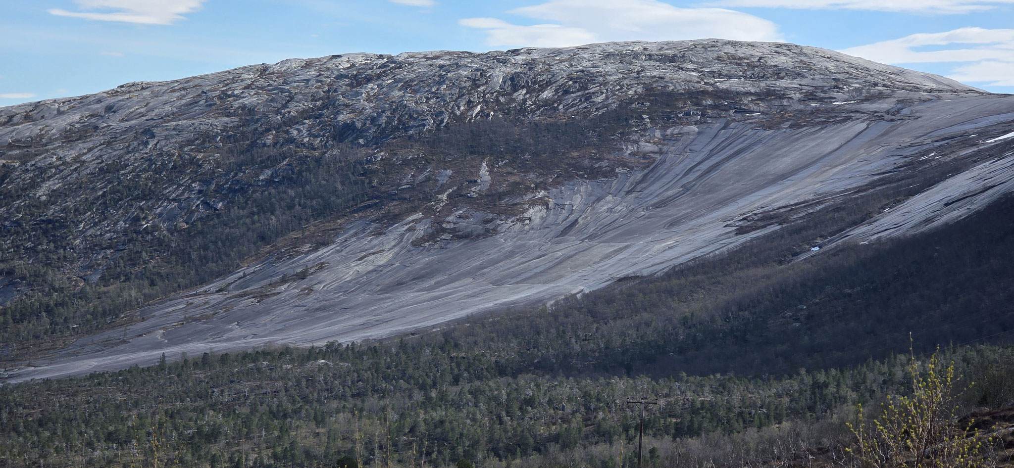 Trollrutsche in den Bergen