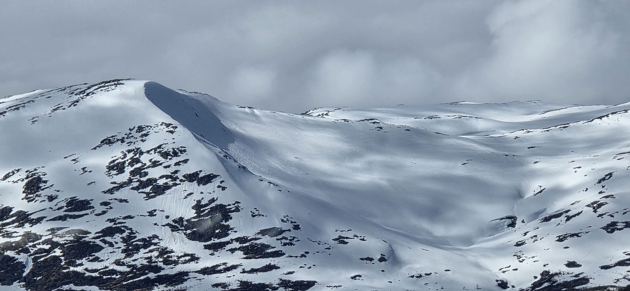 Auf den Bergen liegt noch Schnee...