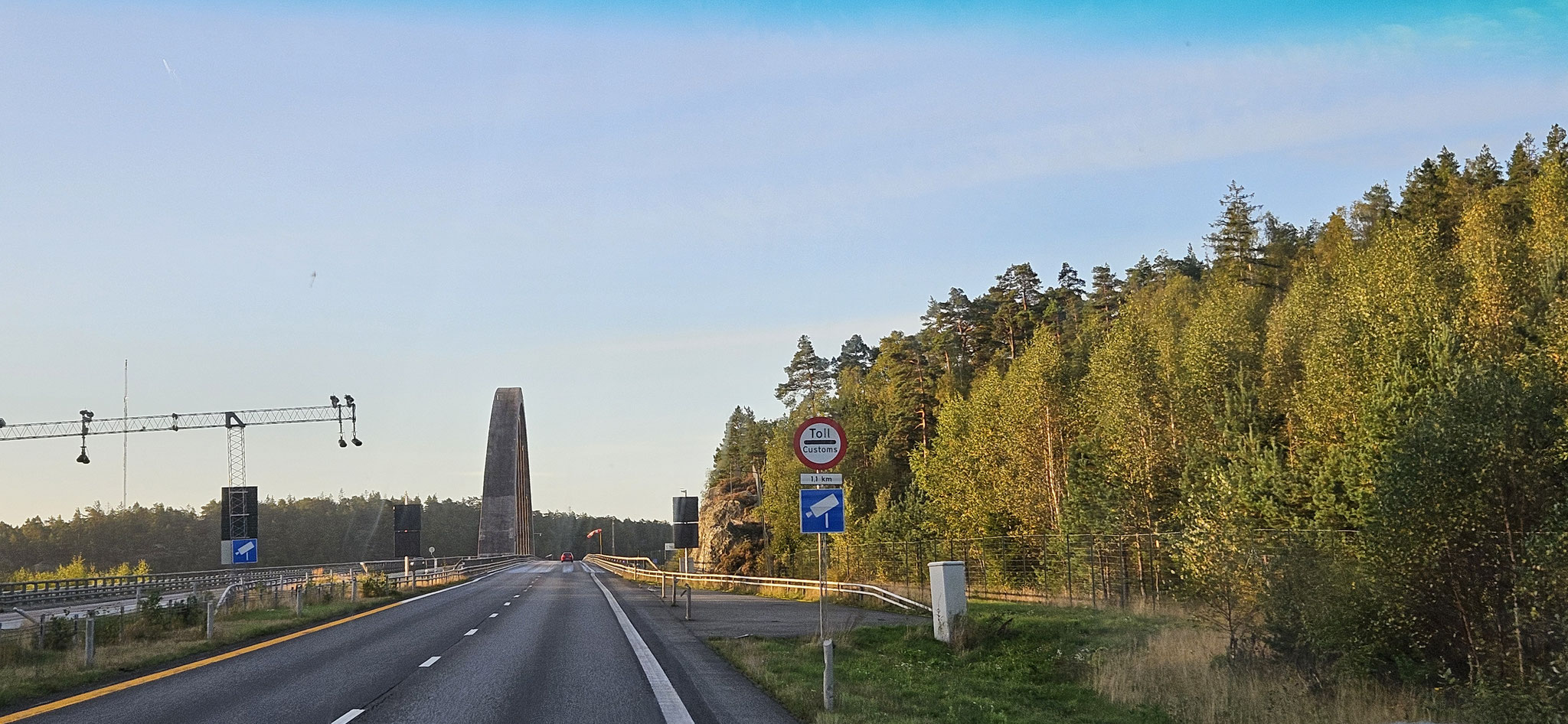 ...und fahren direkt zur Grenze