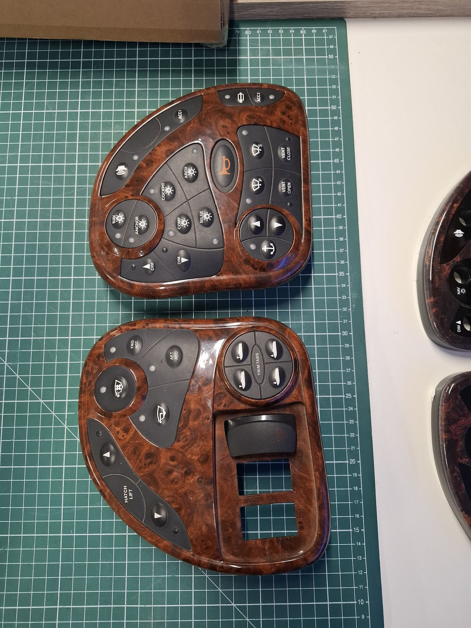 Reproduction tableau de commandes de bateau 