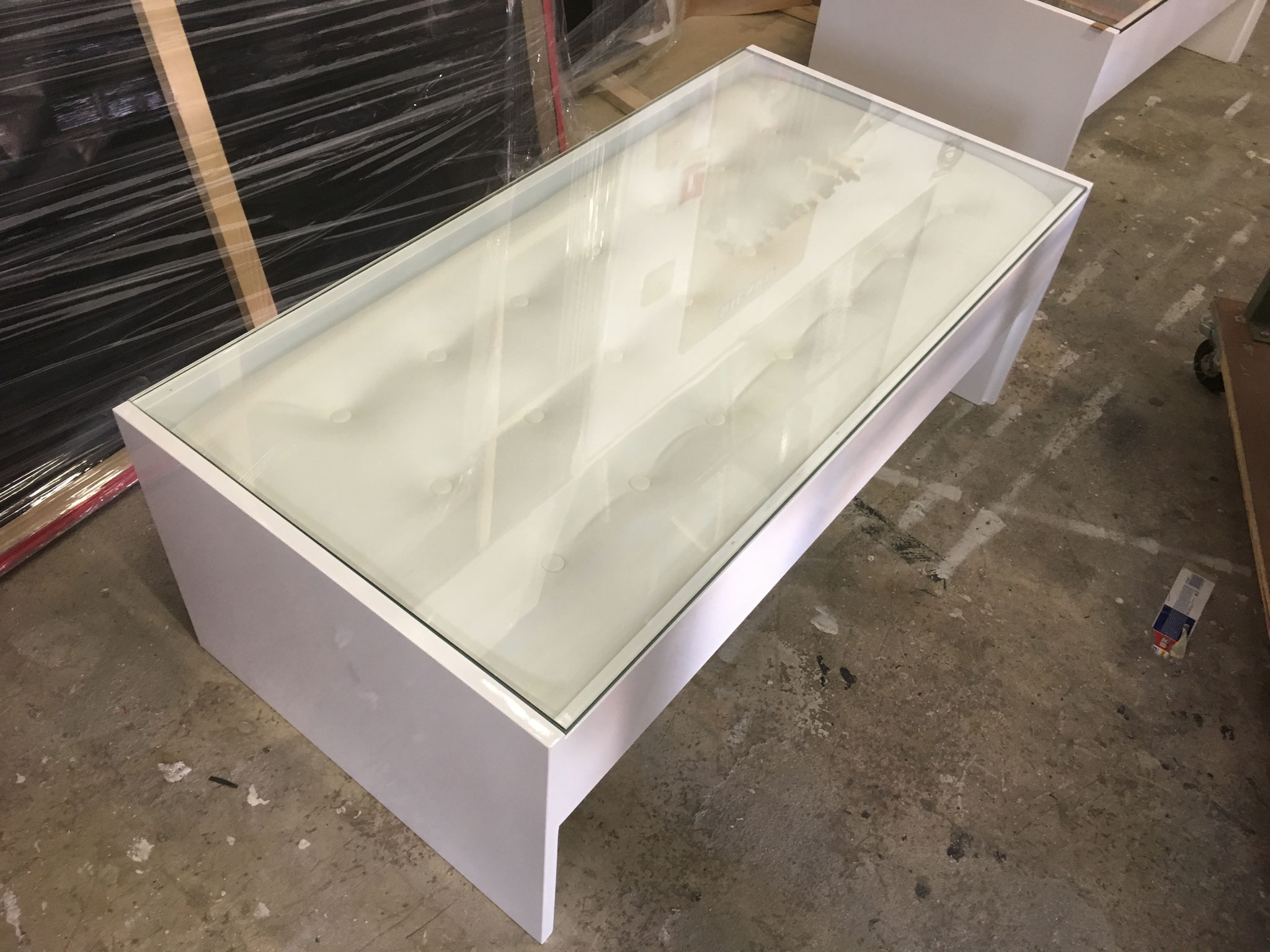 Table de présentation pour magasin