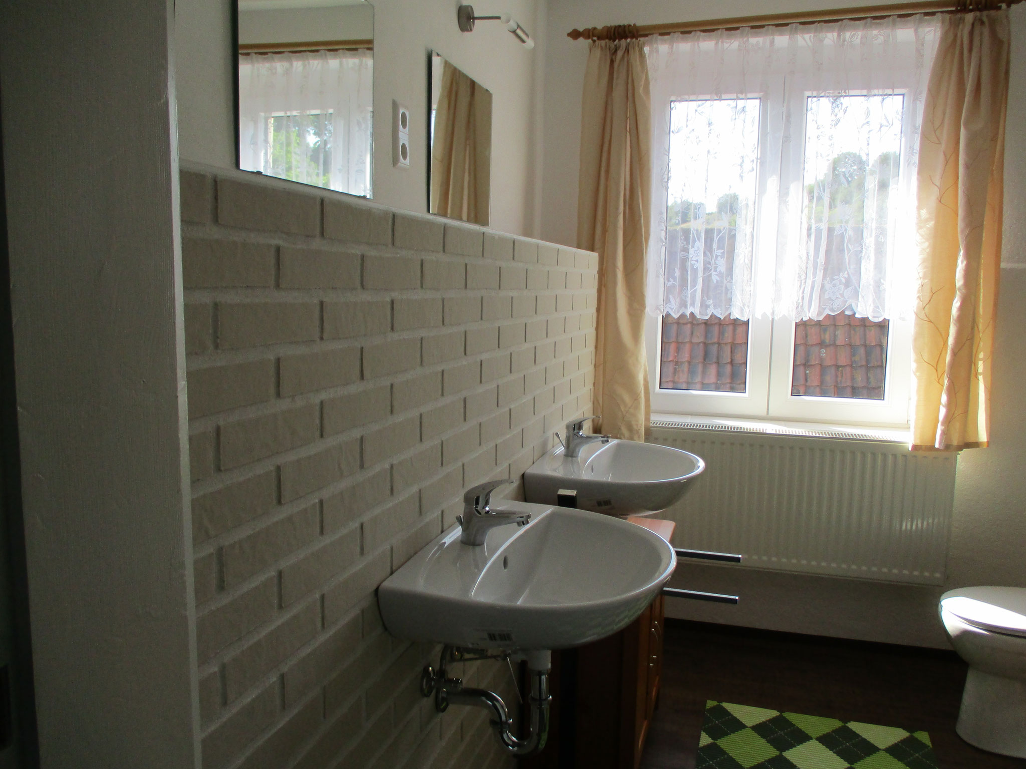 Bad im Obergeschoss Bild 1