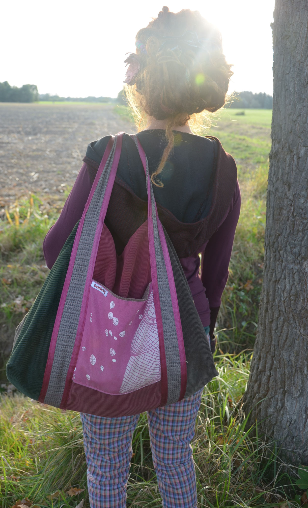 Tasche aus Cord- und betruckten Stoffen