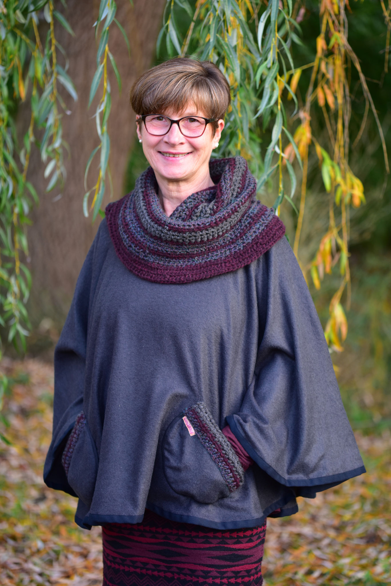 weicher und fließender Poncho