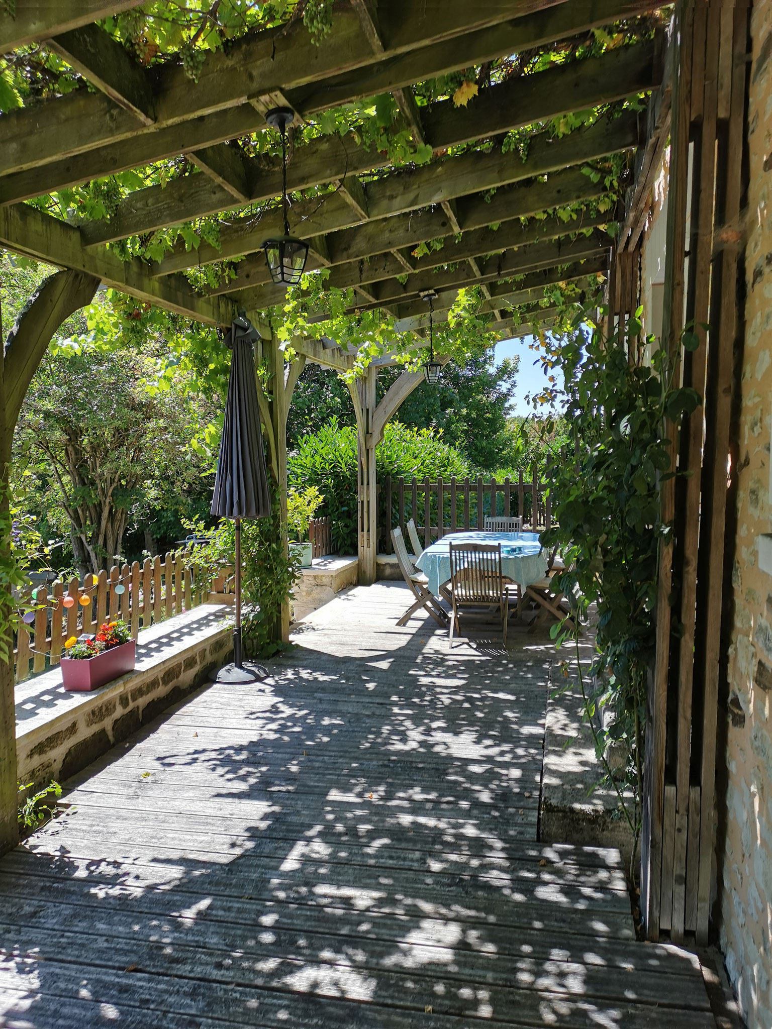 Terrasse et sa pergola pleine de charme