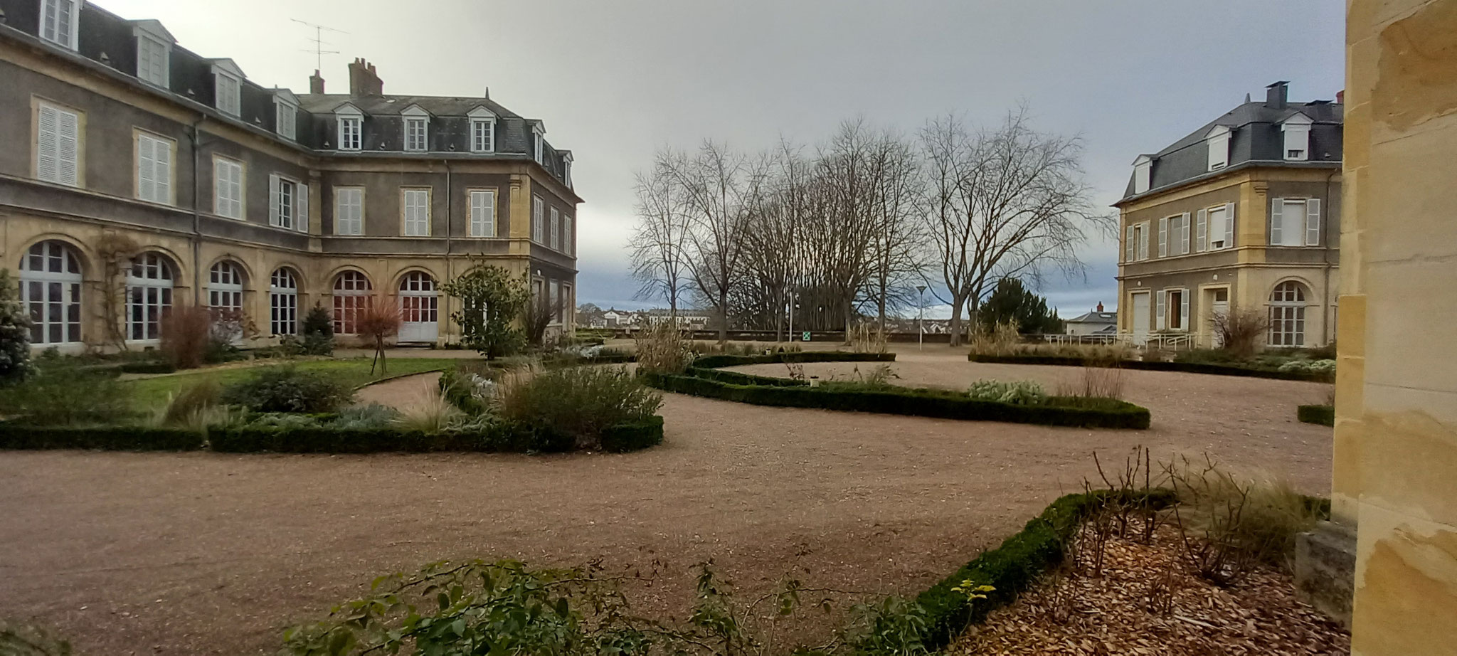 Sanctuaire Ste Bernadette - (c) JDR