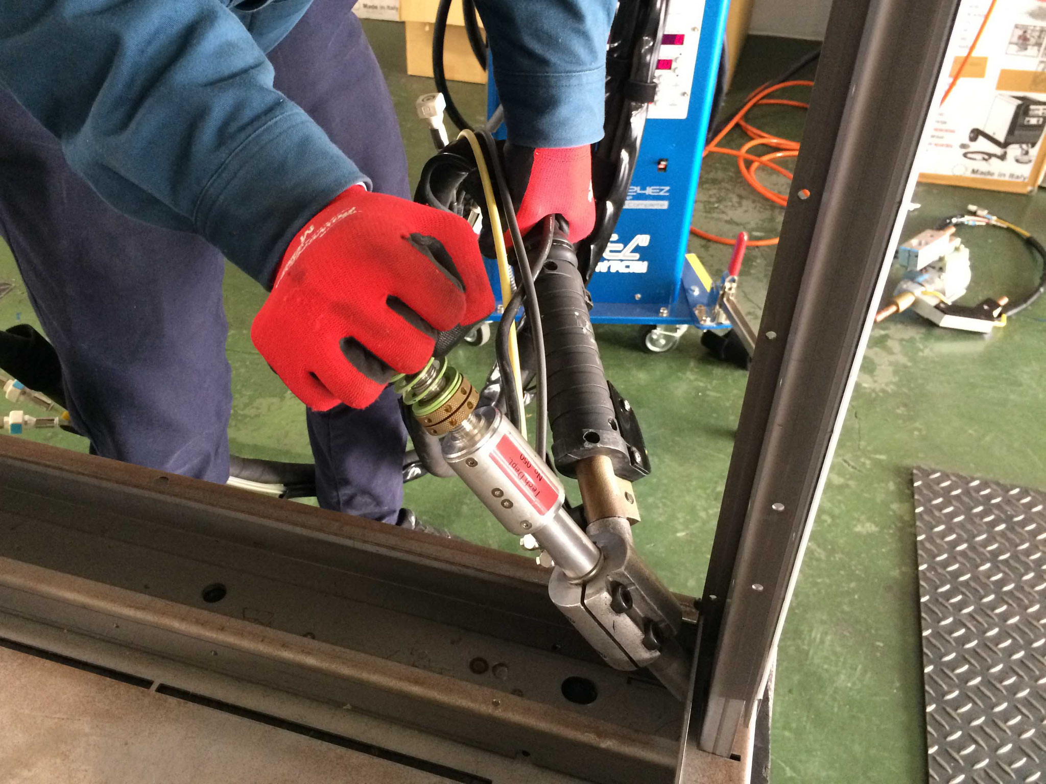 一般産業・製作所向けスポット溶接機 - 株式会社ヤシマ 一般産業・製作所向けスポット溶接機 - 株式会社ヤシマ