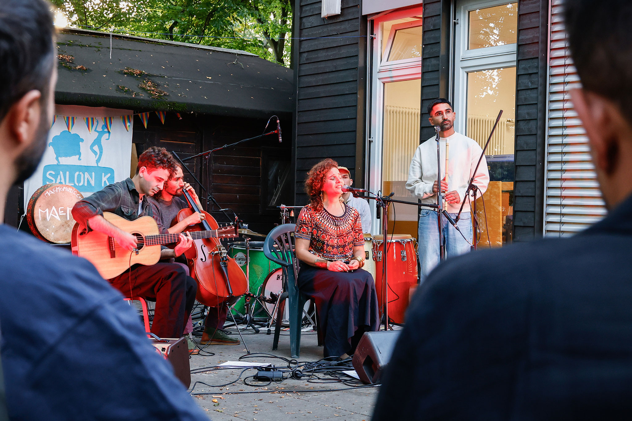 Maemo, Konzert auf der Terrasse vom Haus am See, Foto: Antonia Richter