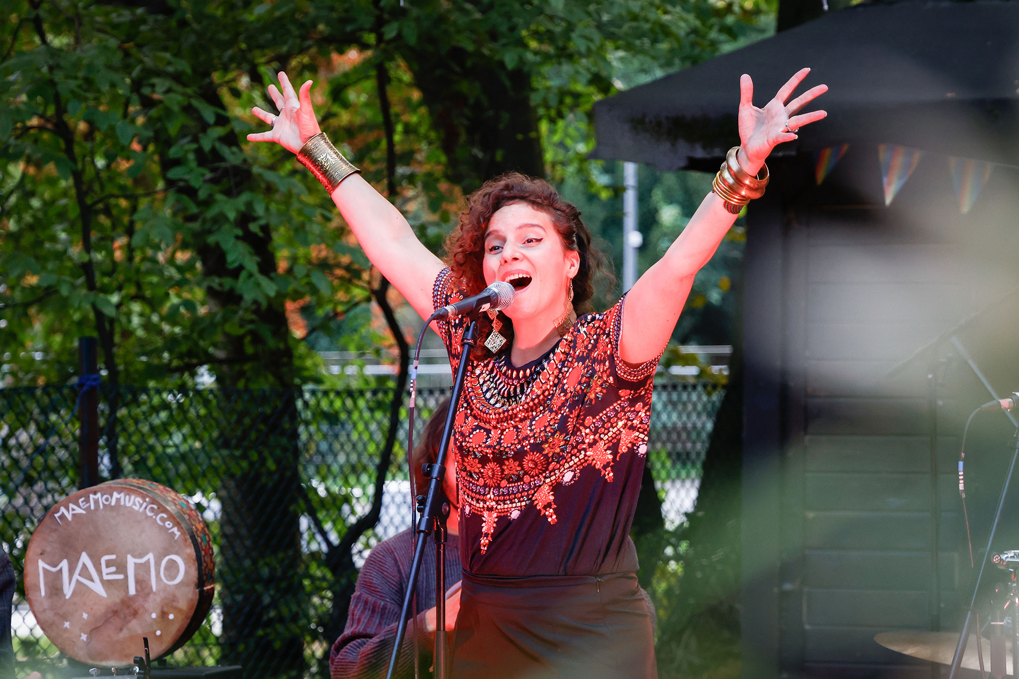 Maemo, Konzert auf der Terrasse vom Haus am See, Foto: Antonia Richter