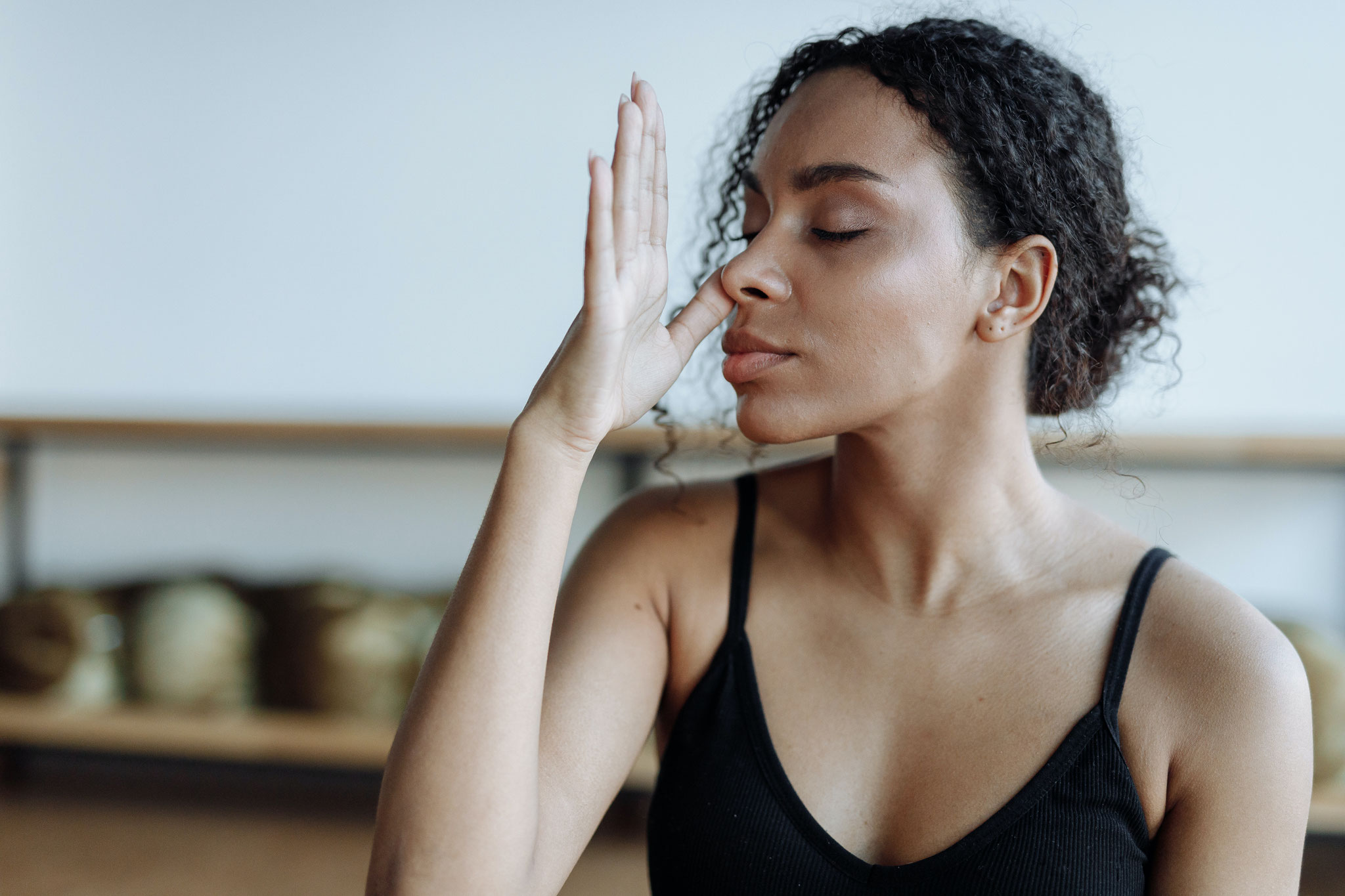 séance de yoga des yeux au bureau pour détendre les yeux et améliorer le confort visuel