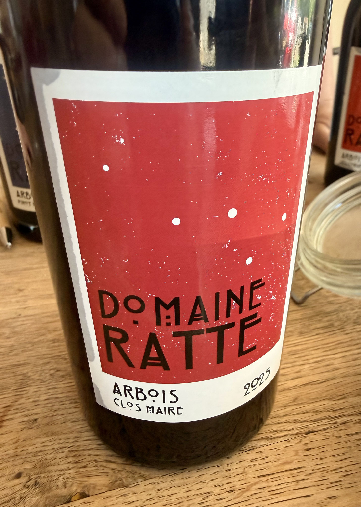 Ruby rode kleur. Rood fruit: bosaardbei,rozen, framboos , granaatappel, licht fumé. Zet rijp @, goed in balans met frisheid, fijn bittertje en fruit. Elegant en structuur met lange rijpe finale.