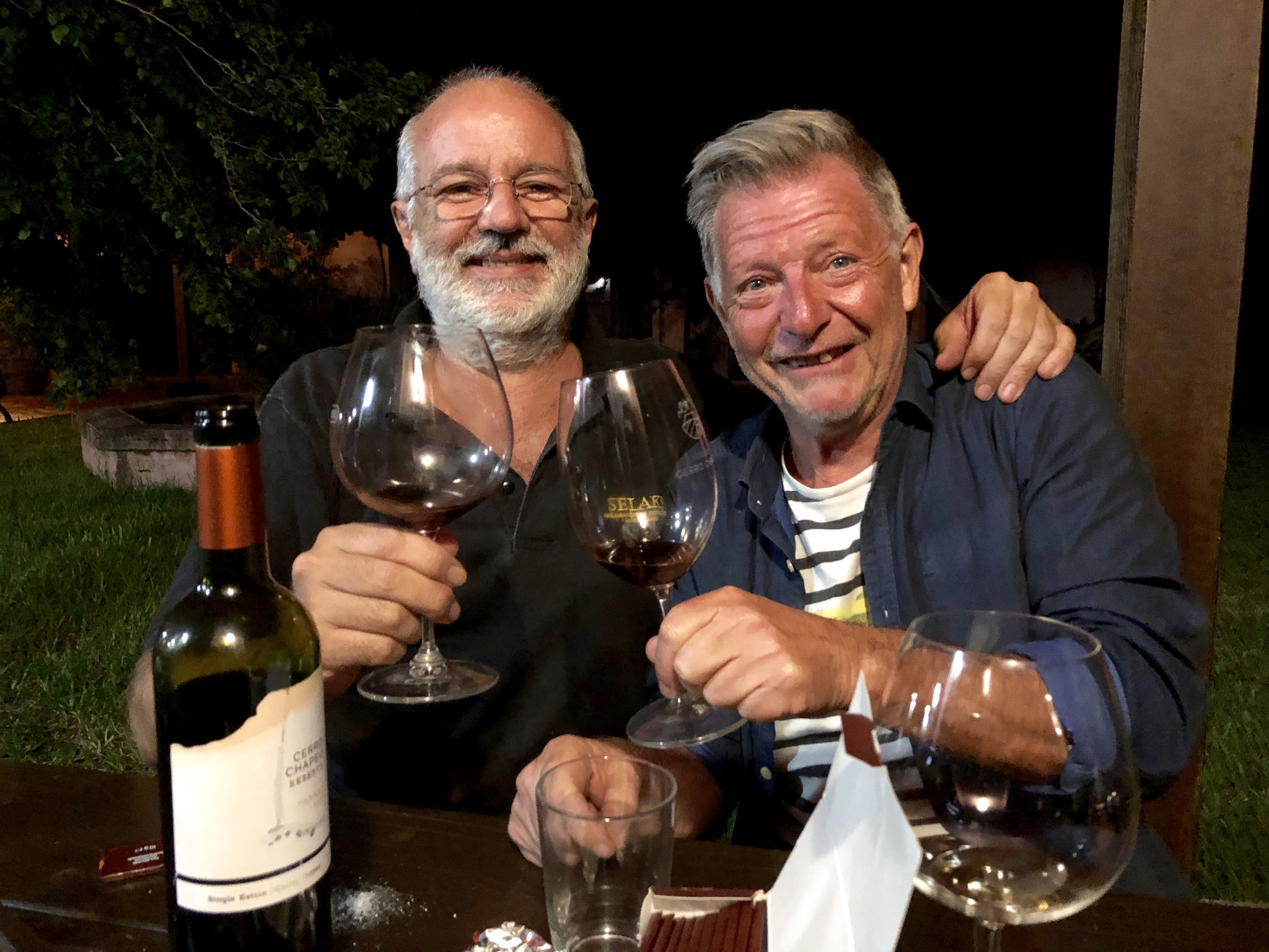 Met Francisco Carrau, prof Univ Montevideo (chemistry, food & microbiologist) Uruguay. Heeft tegen de Braziliaanse grens 350ha met wijngaarden, olijfbomen, grasvlakten met vee en woud.