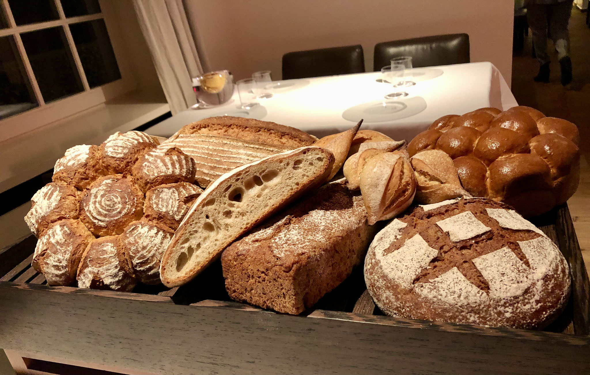 Peter G houdt van brood & dat is te merken: overheerlijk dagelijks gebakken zuurdesembrood