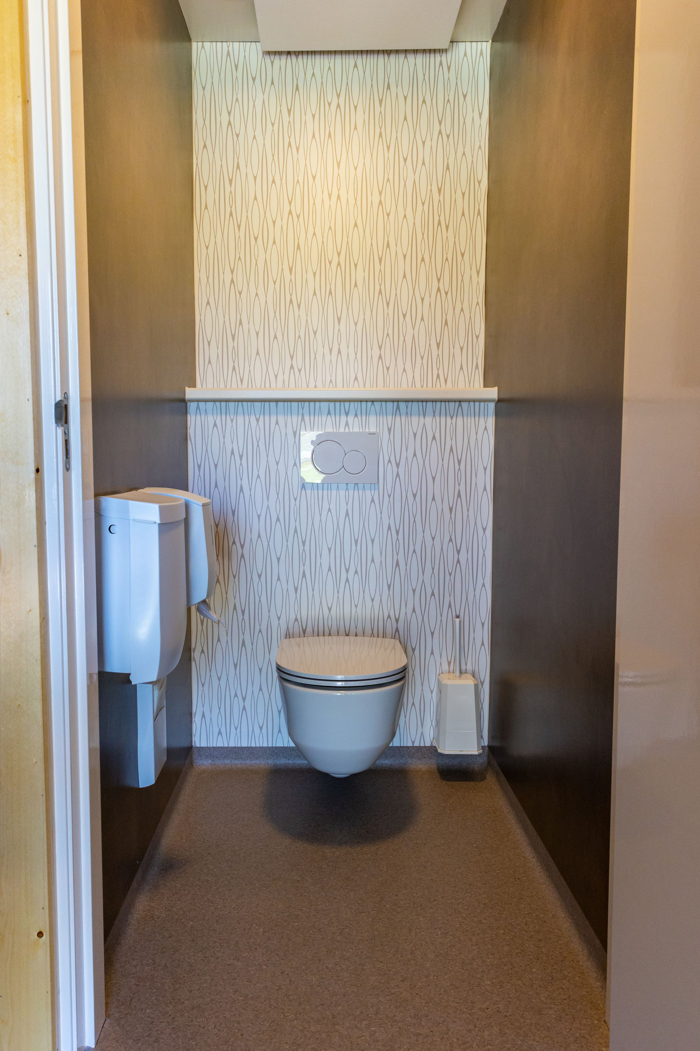 5 Toiletten met plafond