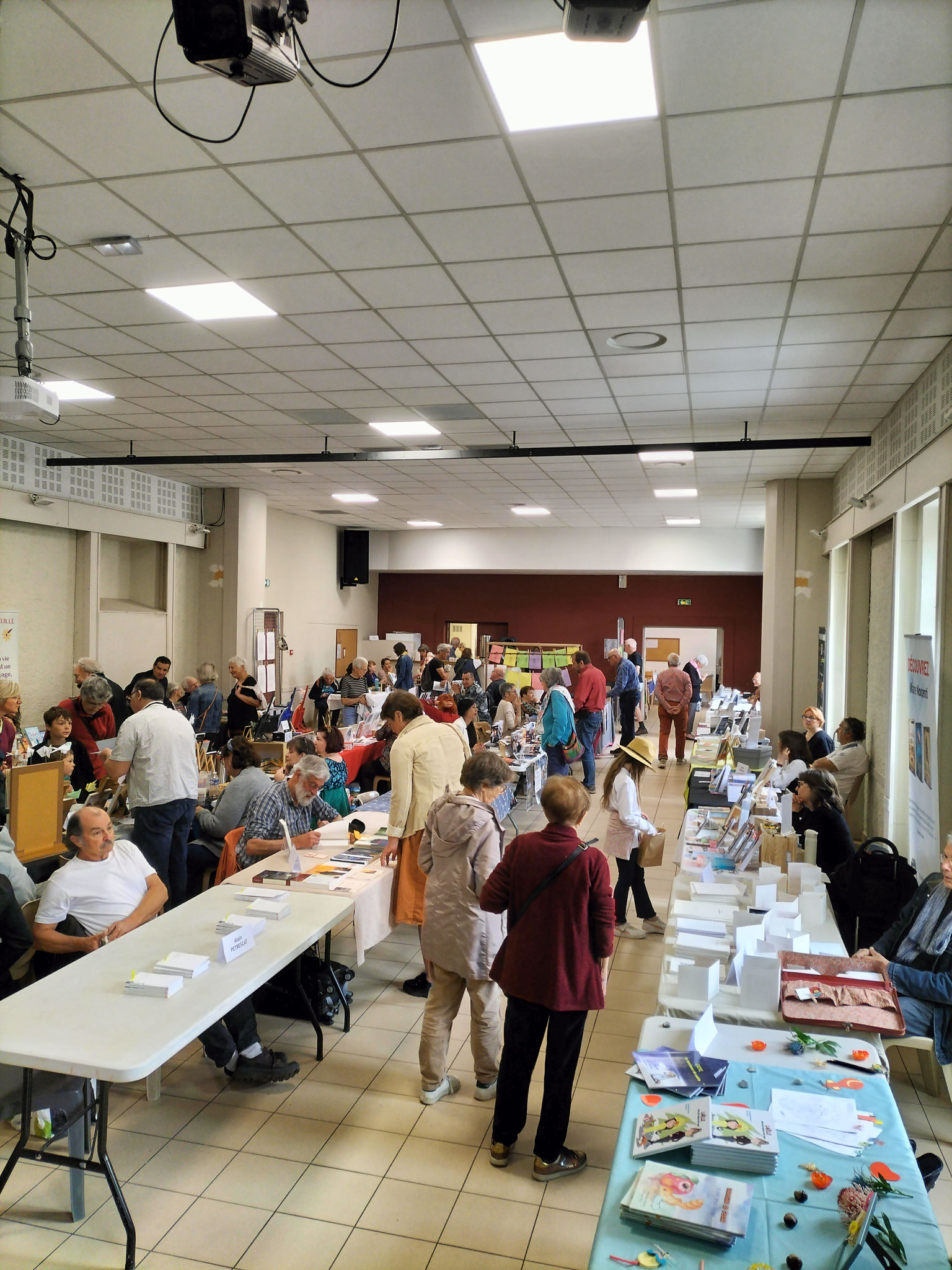 Le salon vient d'ouvrir 