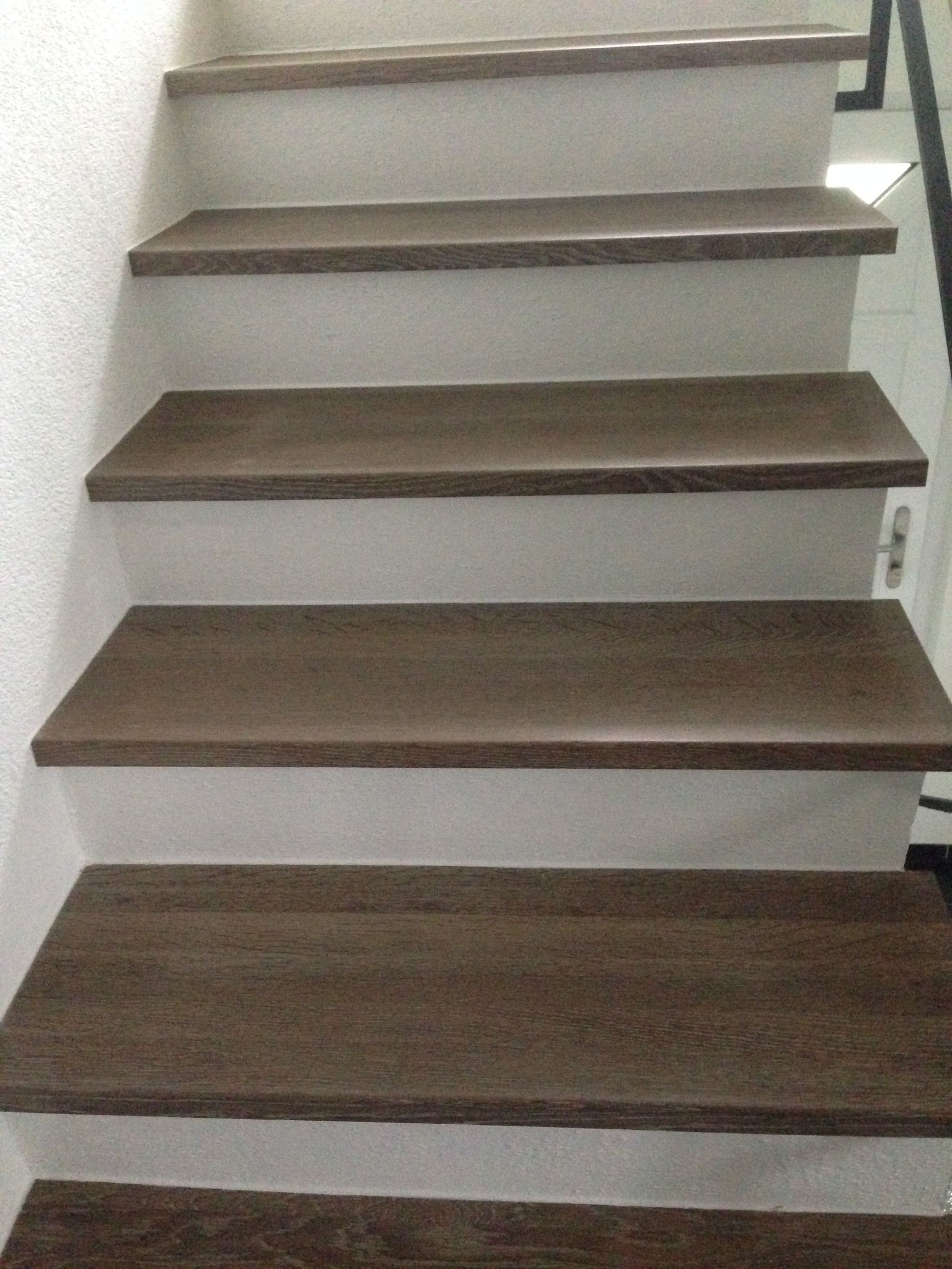 Aufgesetzte Treppenplatten