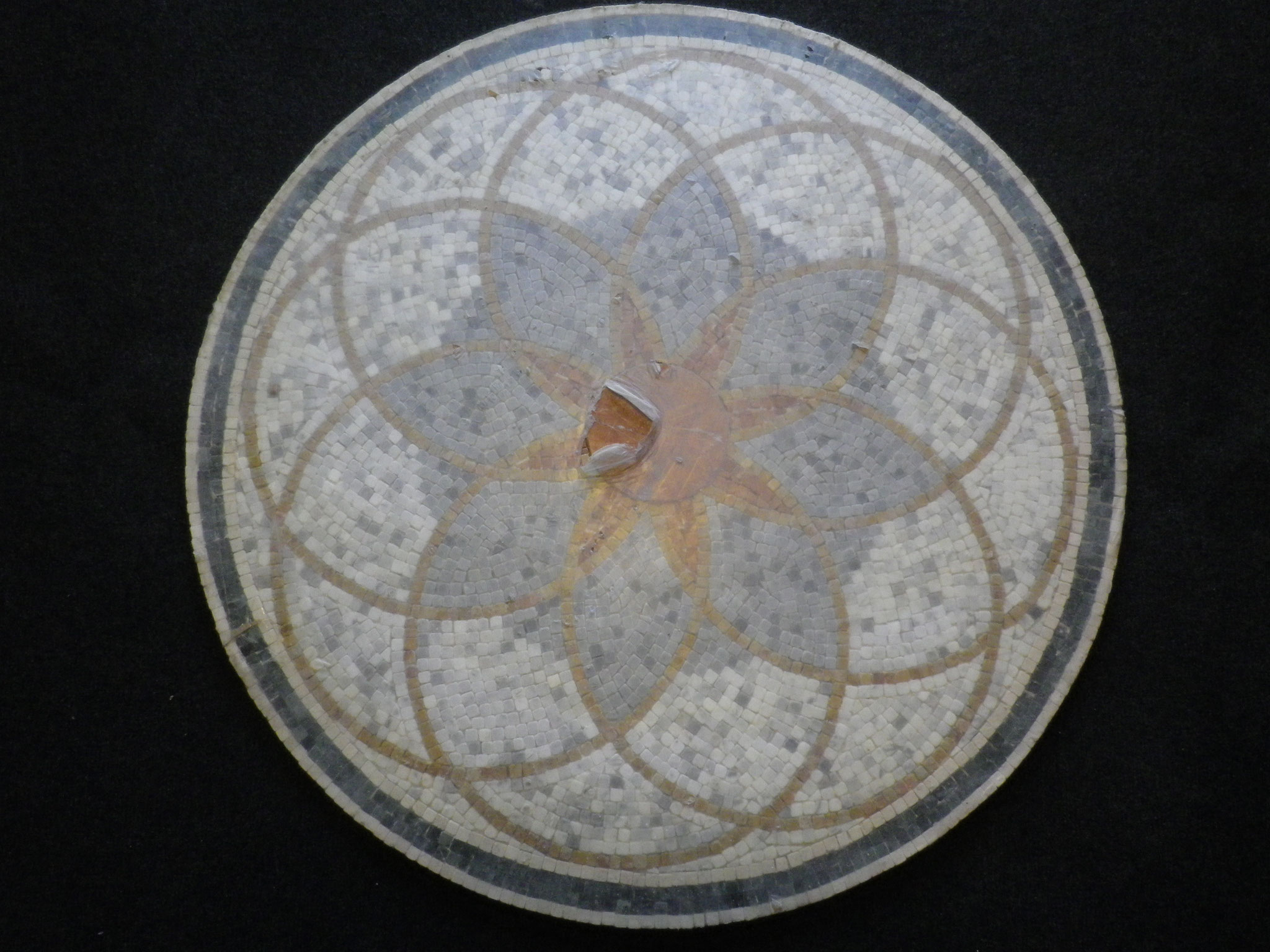 mosaïque dessus de table ou rosace pour sol en marbre diamètre 80 cm