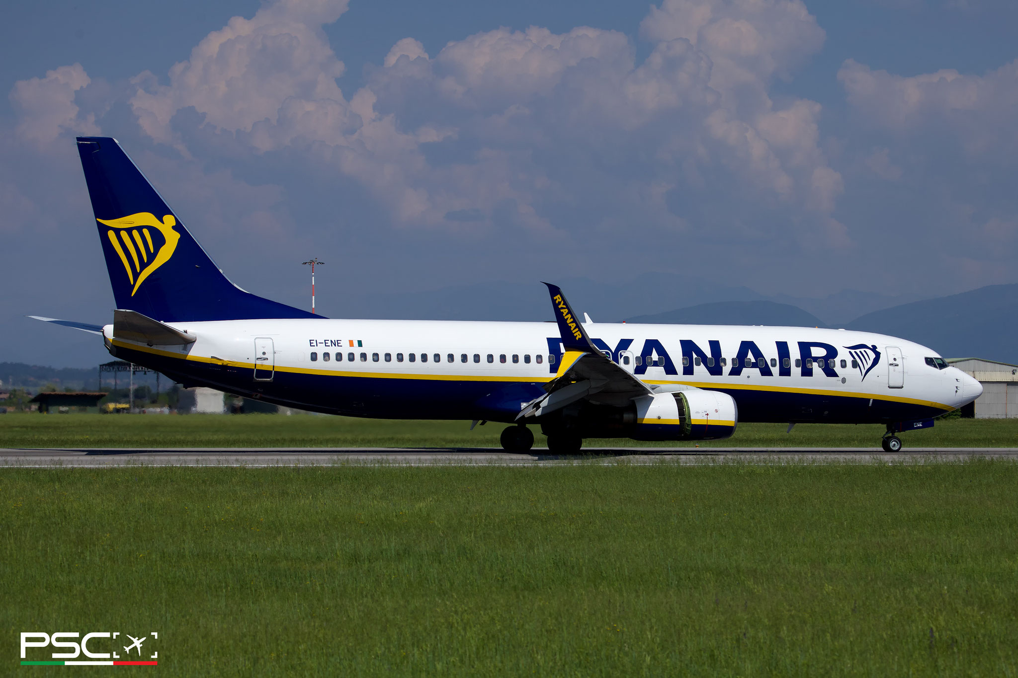 EI-ENE Boeing 737-8AS 34976 3428 cfm56-7B26  Ryanair 2010 