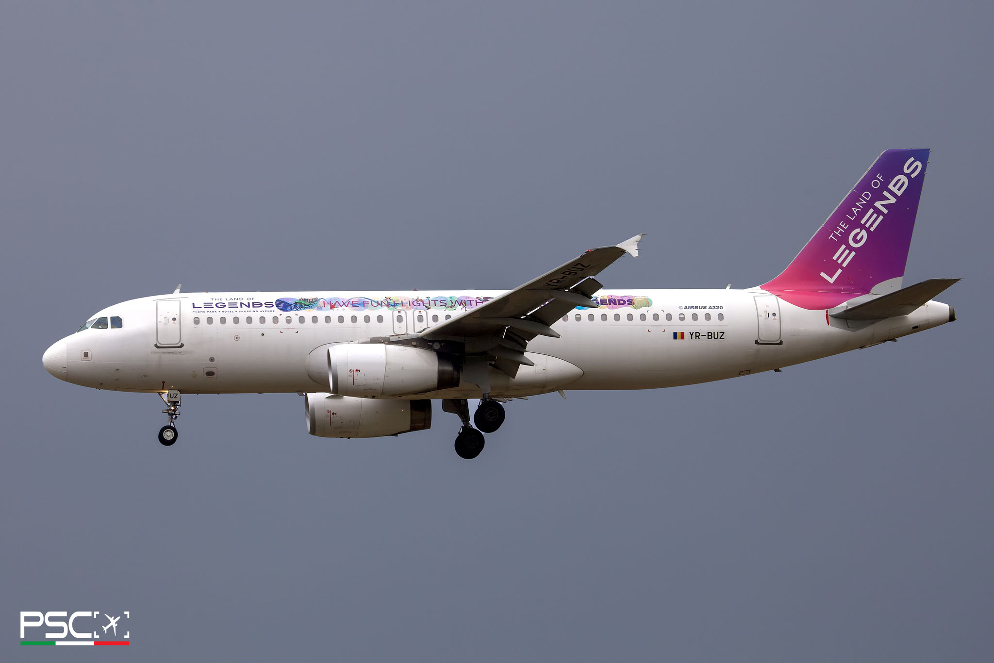 YR-BUZ Airbus A320-232 1922  V2527-A5   2003