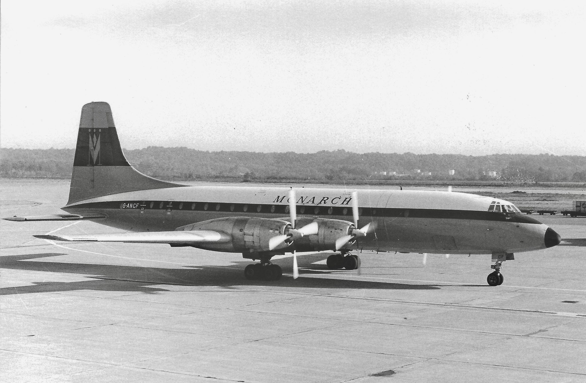 G-ANCF Bristol 175 Britannia 308F 12922  Bristol Proteus  Monarch Airlines 1958  © collezione Maurizio Noè p.g.c. - Piti Spotter Club Verona