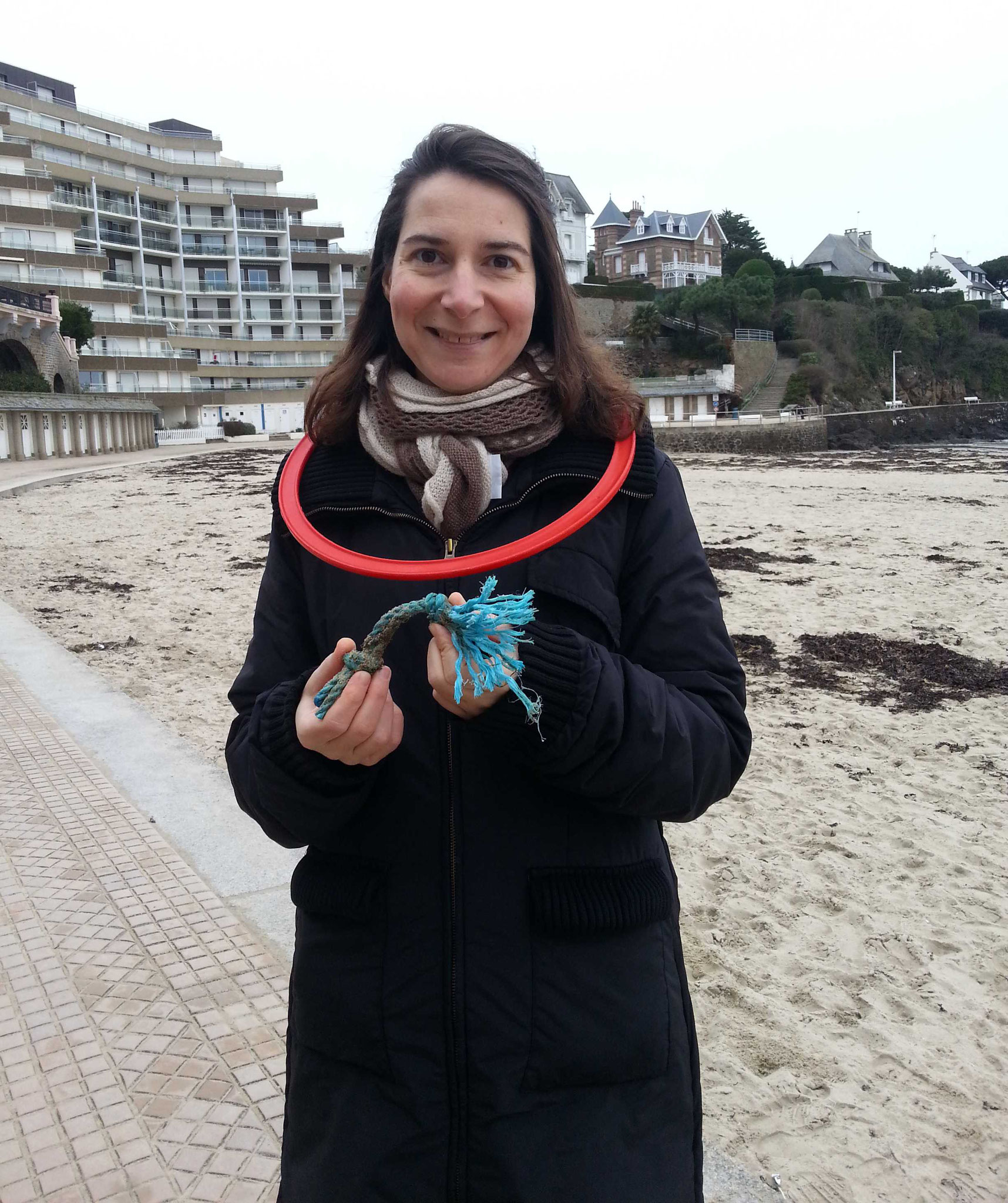 L'une des futures "vagues" du tableau, un morceau de cordage collecté à Dinard en janvier 2013. Il lui a fallu patienter plus de 4 ans avant de trouver sa place!