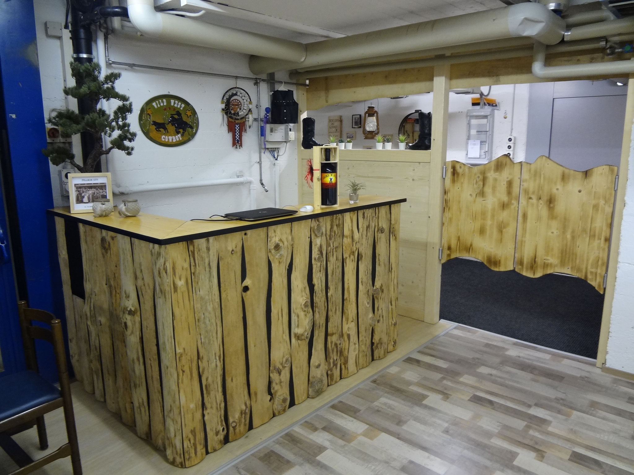Jacks`N`Jills Bar