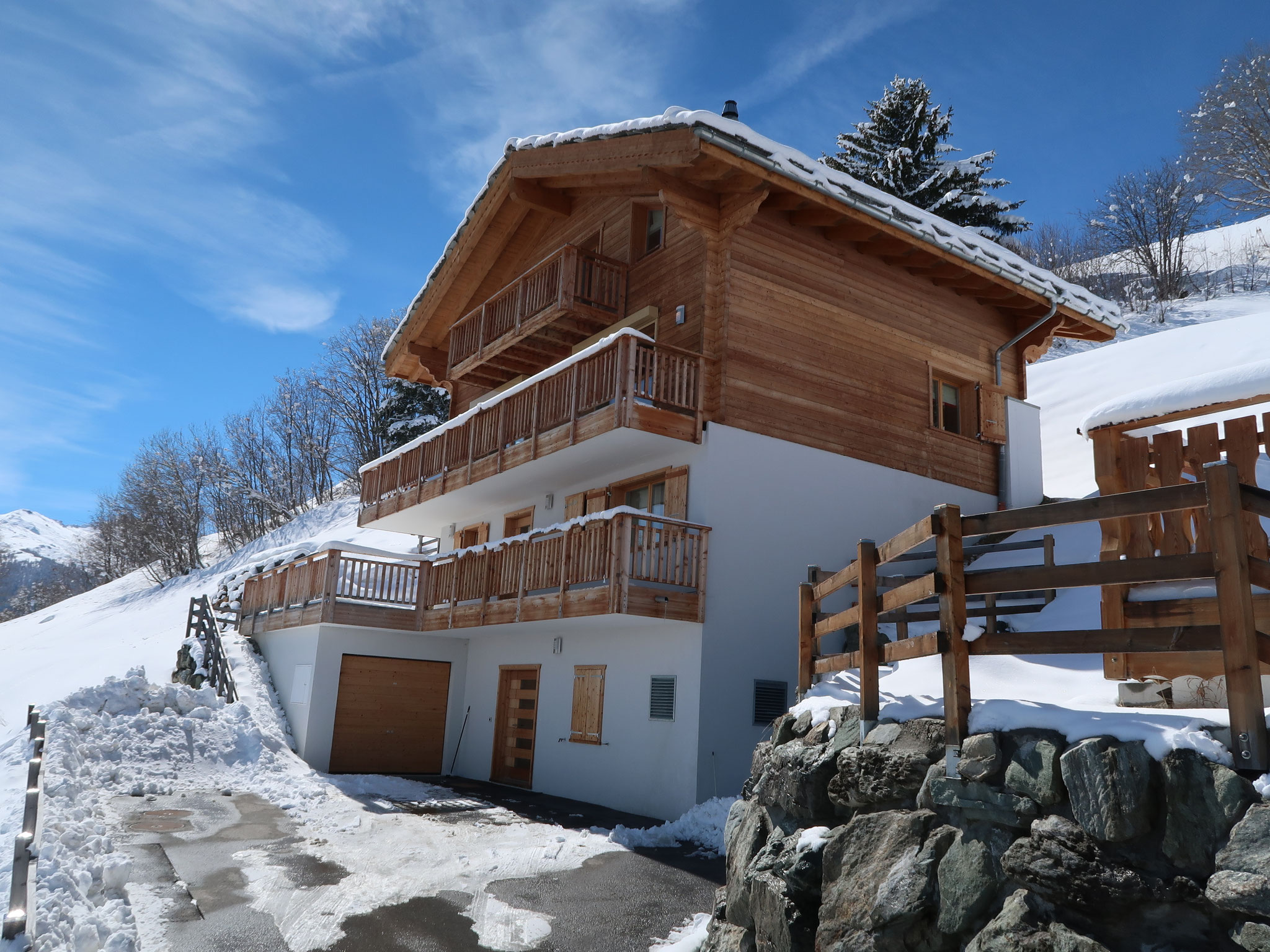 dunkles verzerrtes chalet vorher