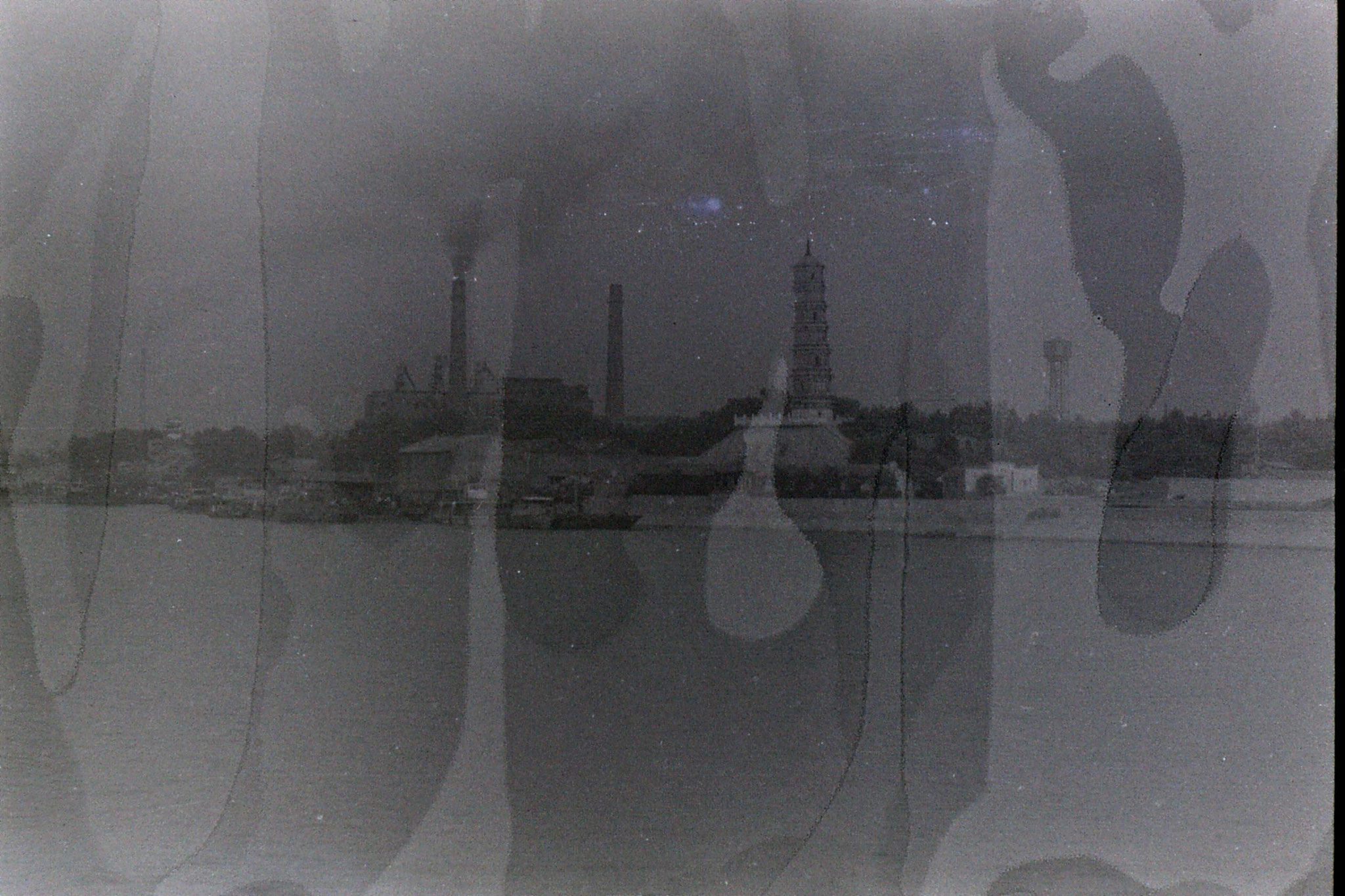 7/8/1989: 3: Jiujiang pagoda and power station