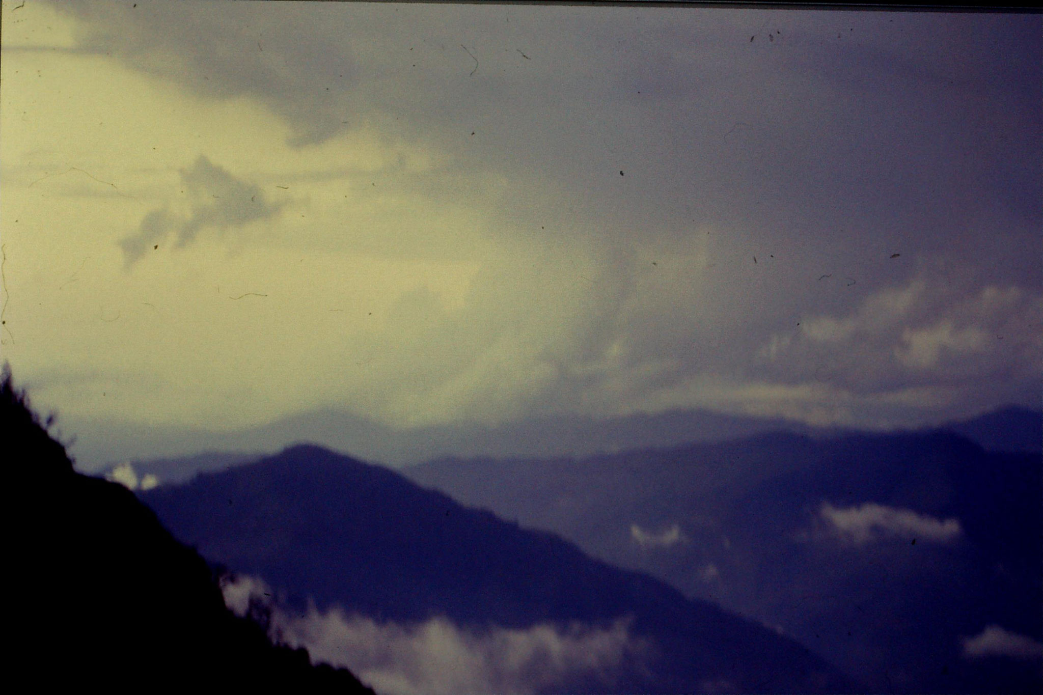 5/5/1990: 8: view over Nepal at sunset