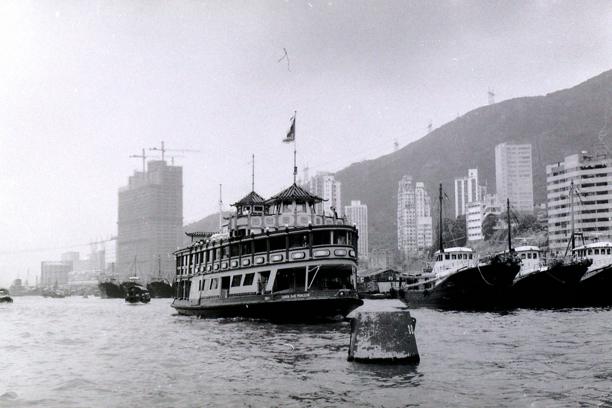 1/4/1989: Hong Kong: from tram travelling west on Hong Kong island