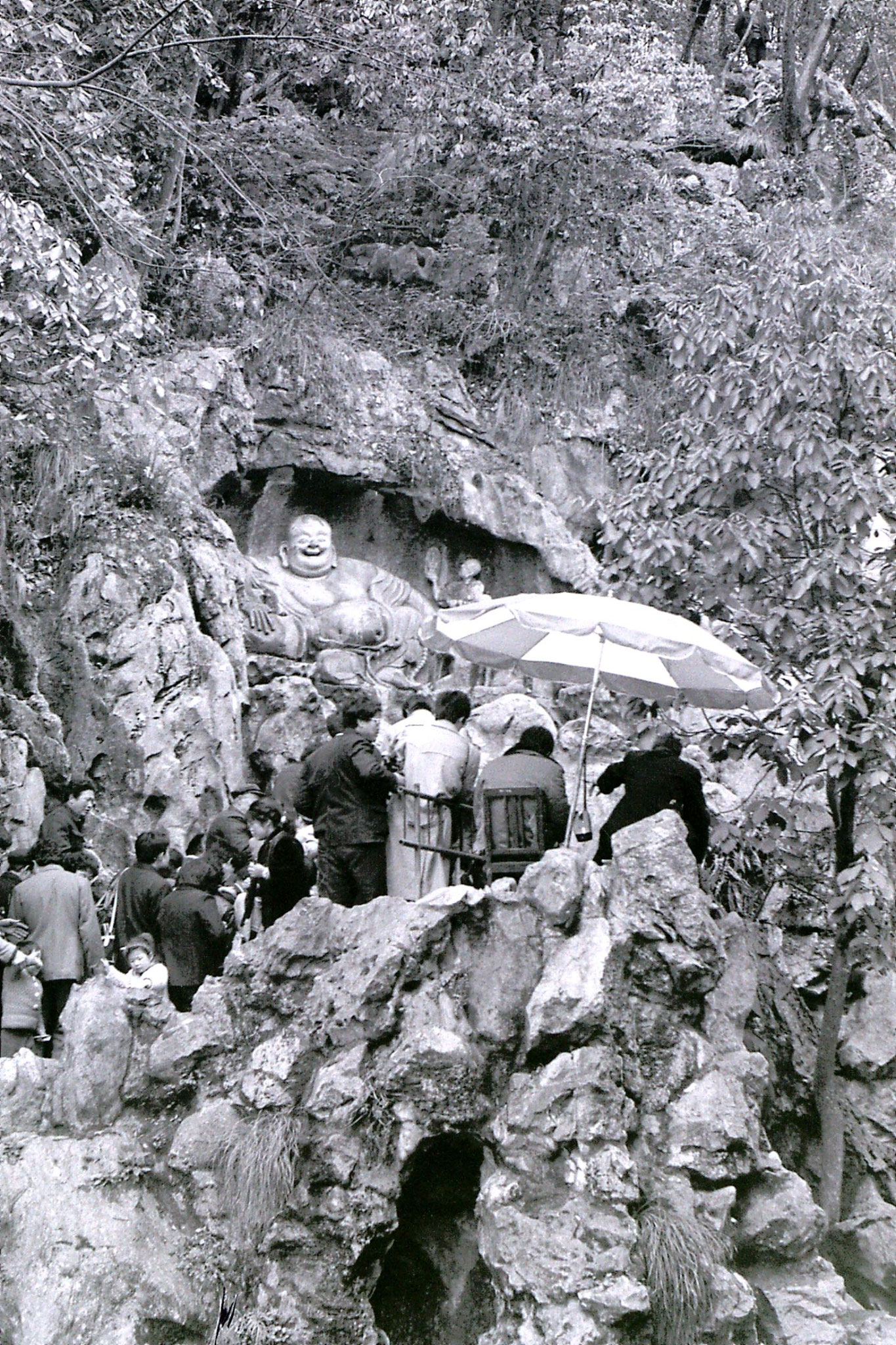 25/3/1989: 31: Hangzhou Laughing Buddha on cliff