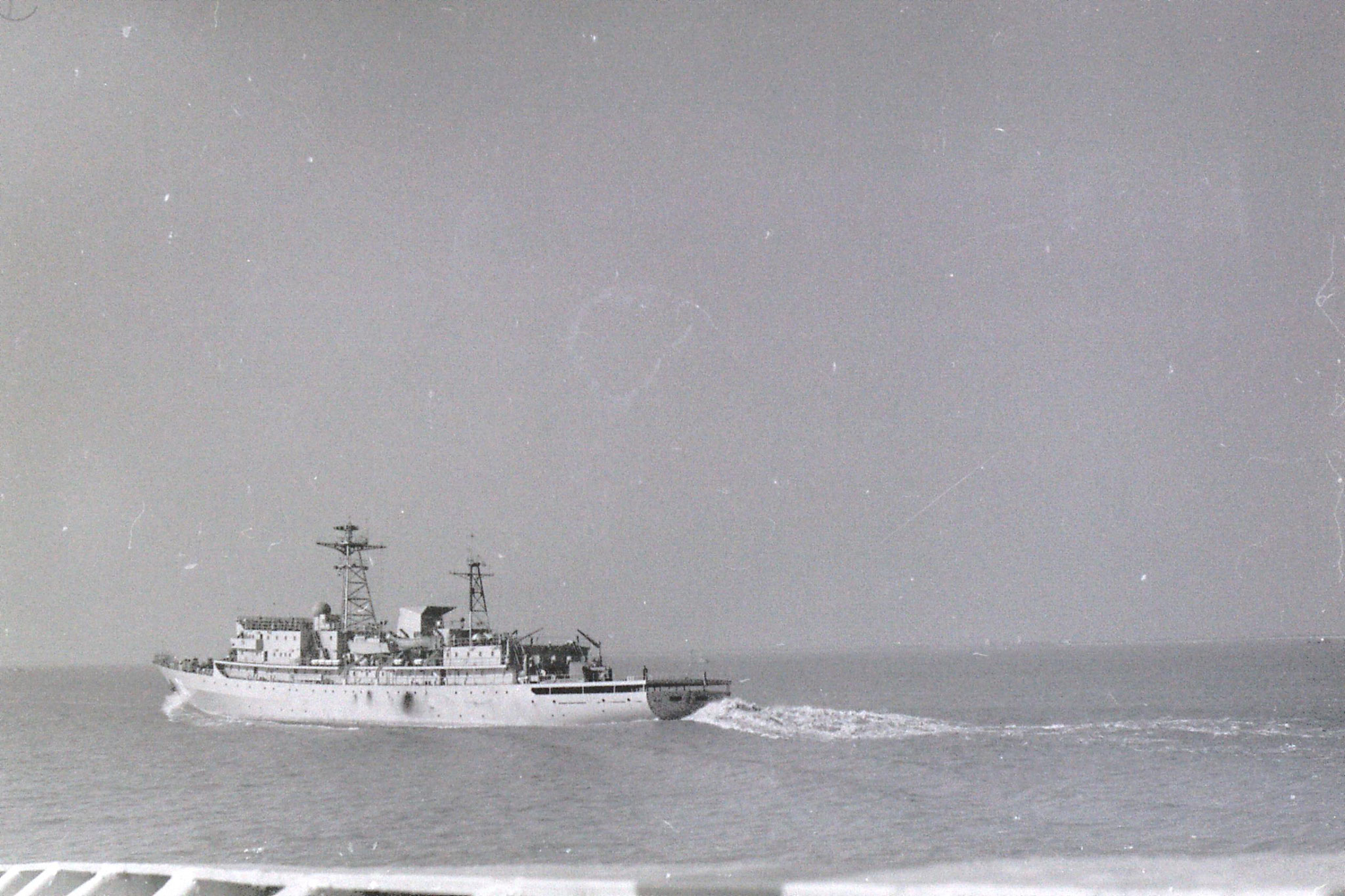 12/2/1989: 10: pictures on boat from Shanghai to Qingdao