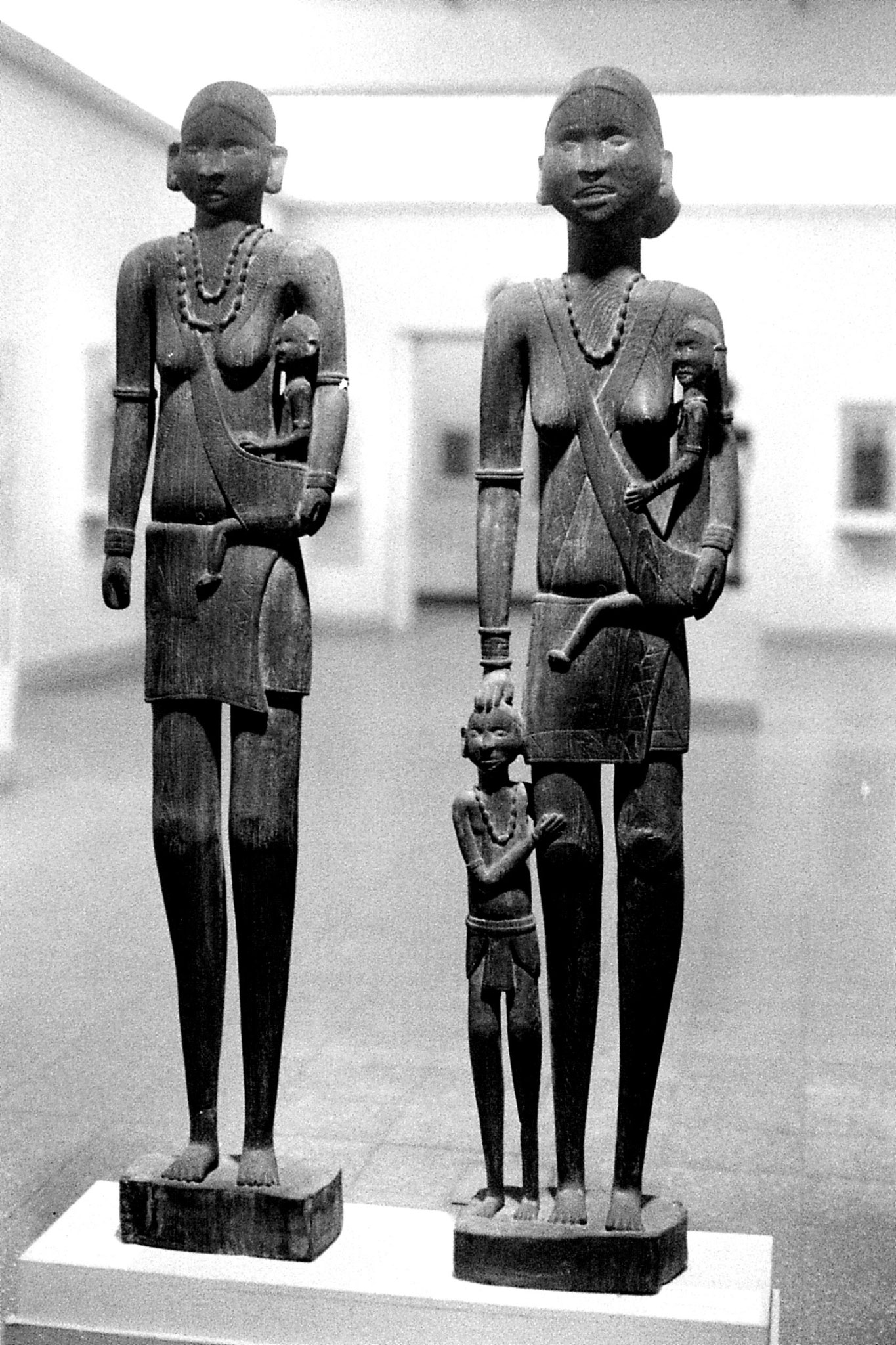 26/11/1989: 33: National Museum, Muria tribe