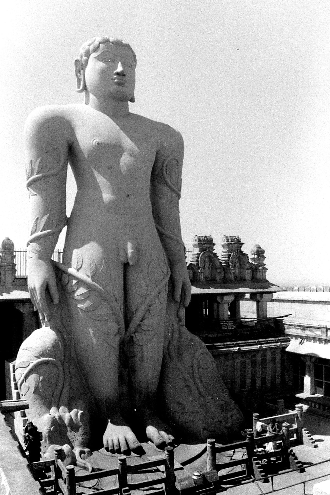 13/2/1990: 30: Sravanabelagola 17m statue