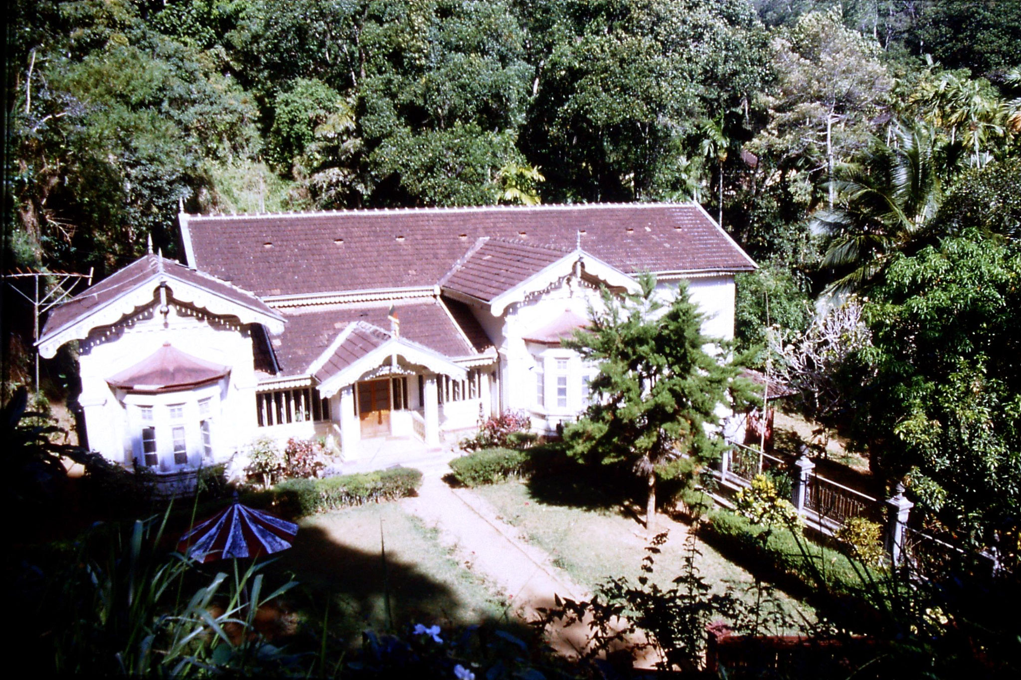 4/2/1990: 9: Kandy house near our guesthouse