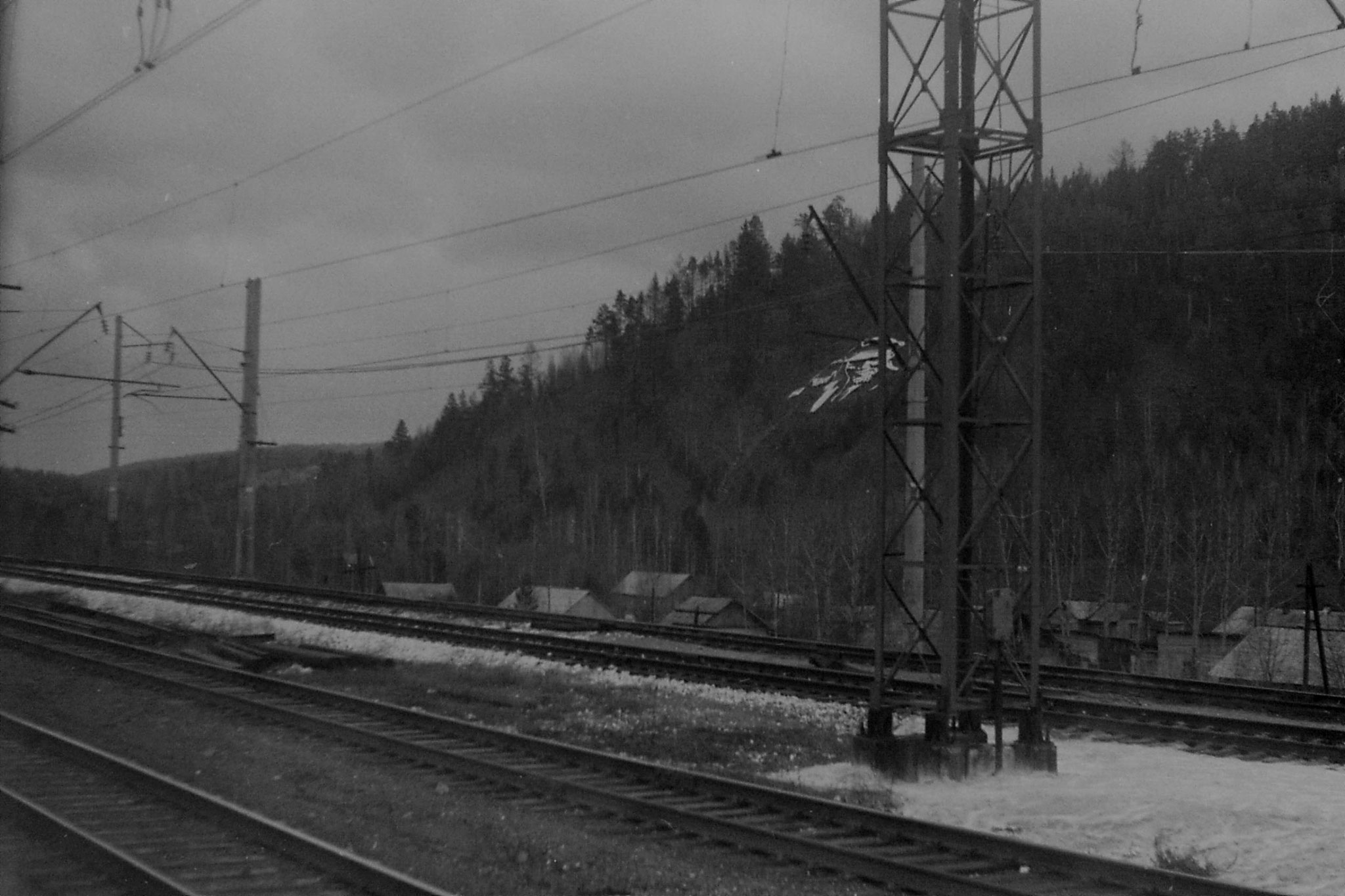 25/10/1988: 19: Lenin on hillside 30 minutes after Irkutsk