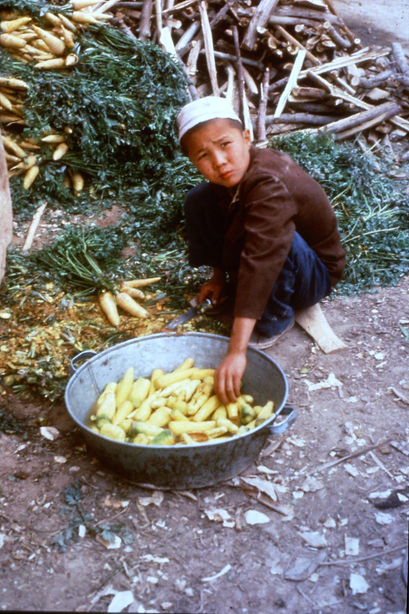 10/9/1989:16: Kashgar Sunday market