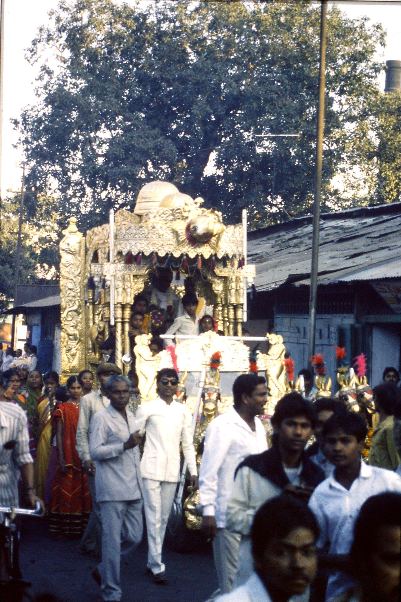 10/12/1989: 34: Ahmedabad wedding procession